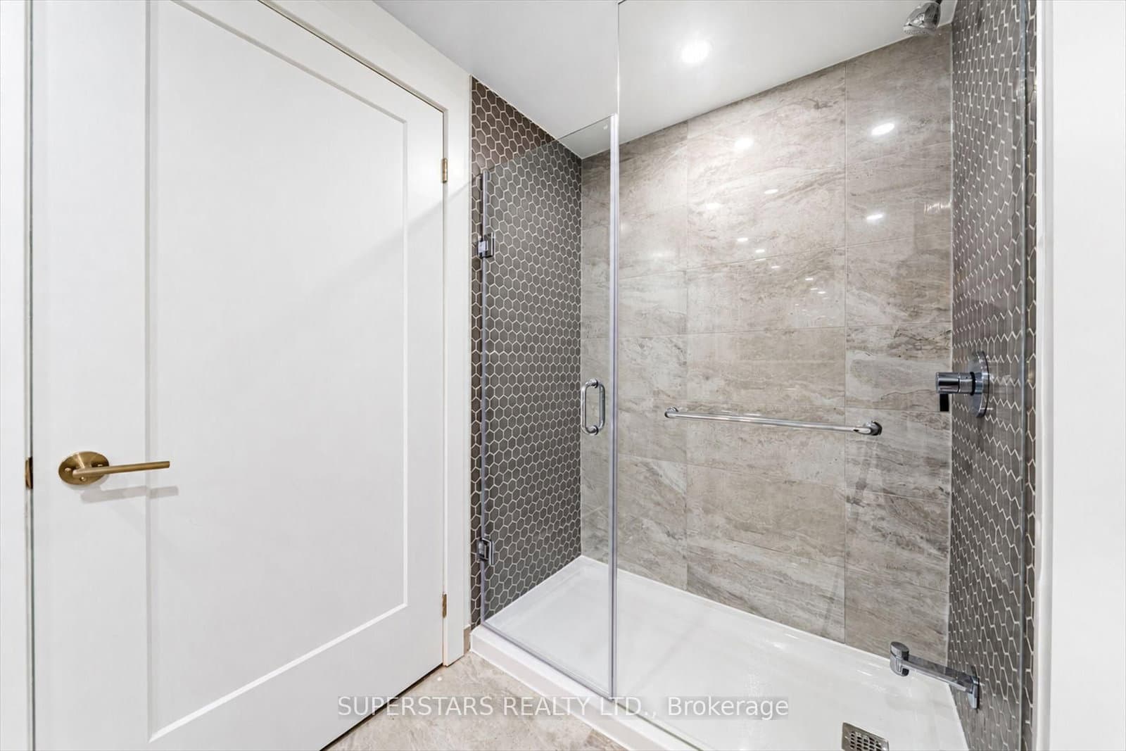 8 Cedarland Drive, Unit 1605 thumbnail 17