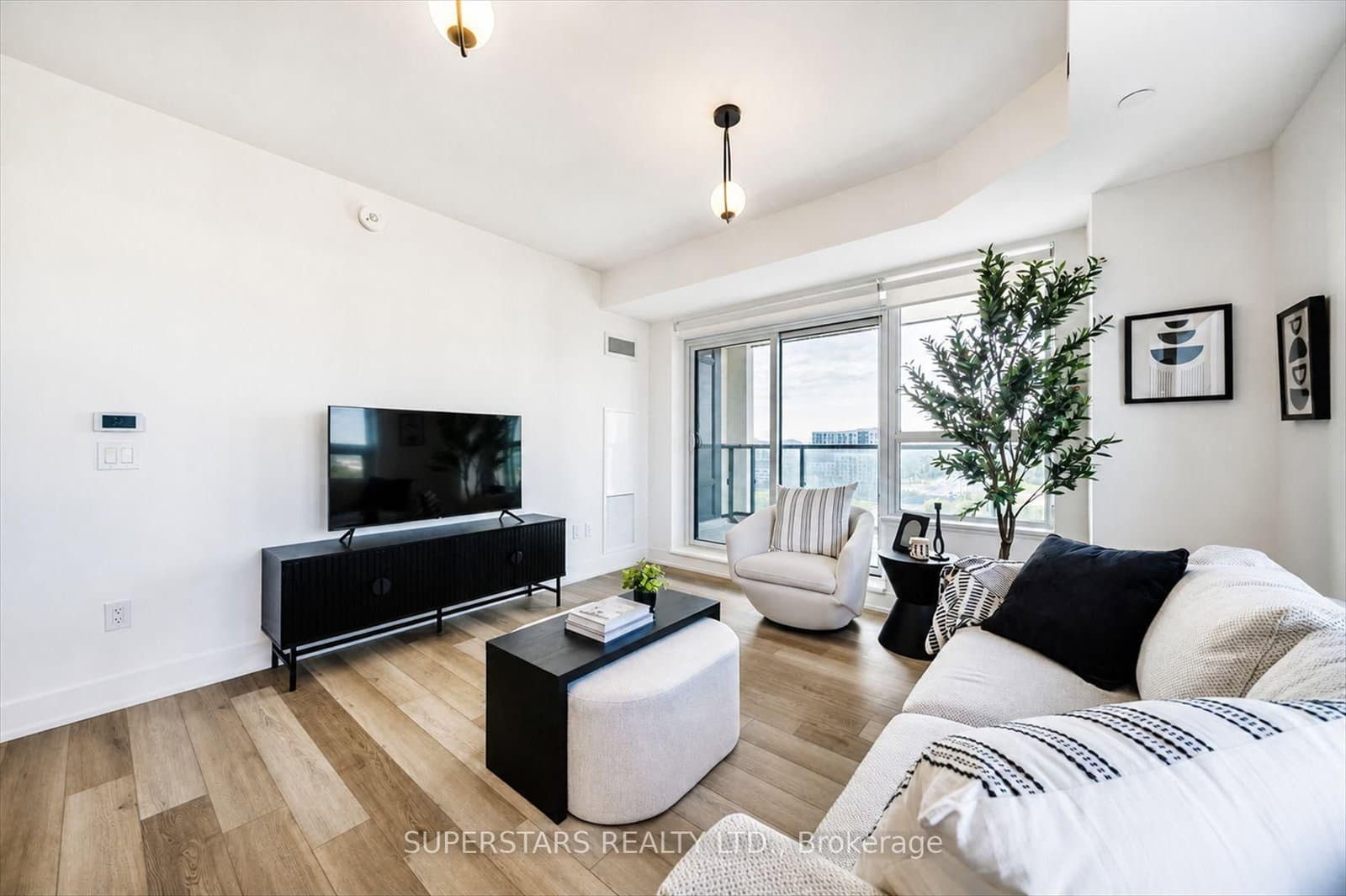 8 Cedarland Drive, Unit 1605 thumbnail 9