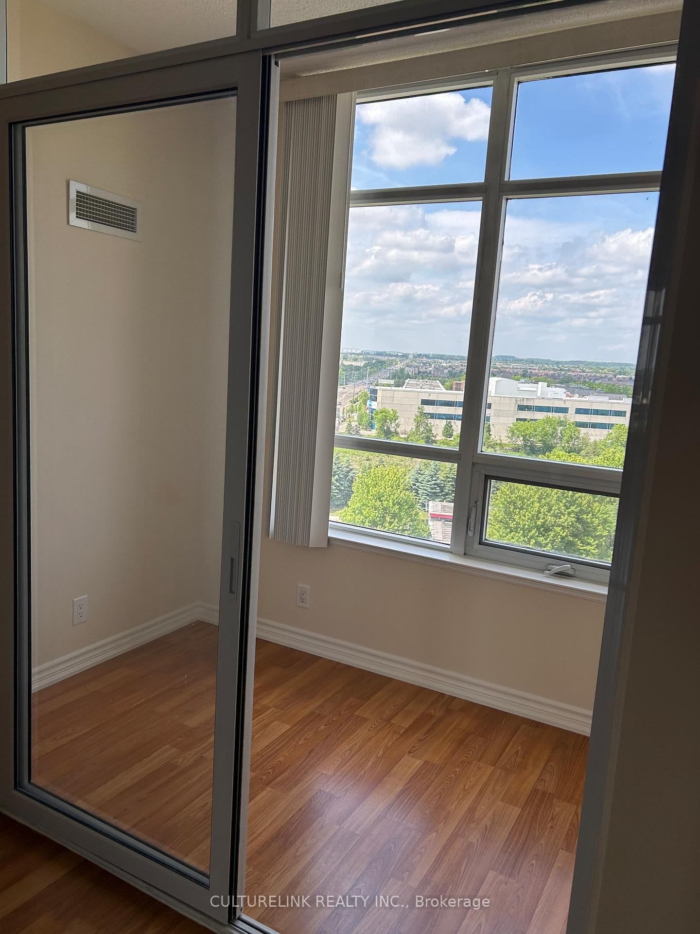 9235 Jane Street, Unit 1015 thumbnail 5