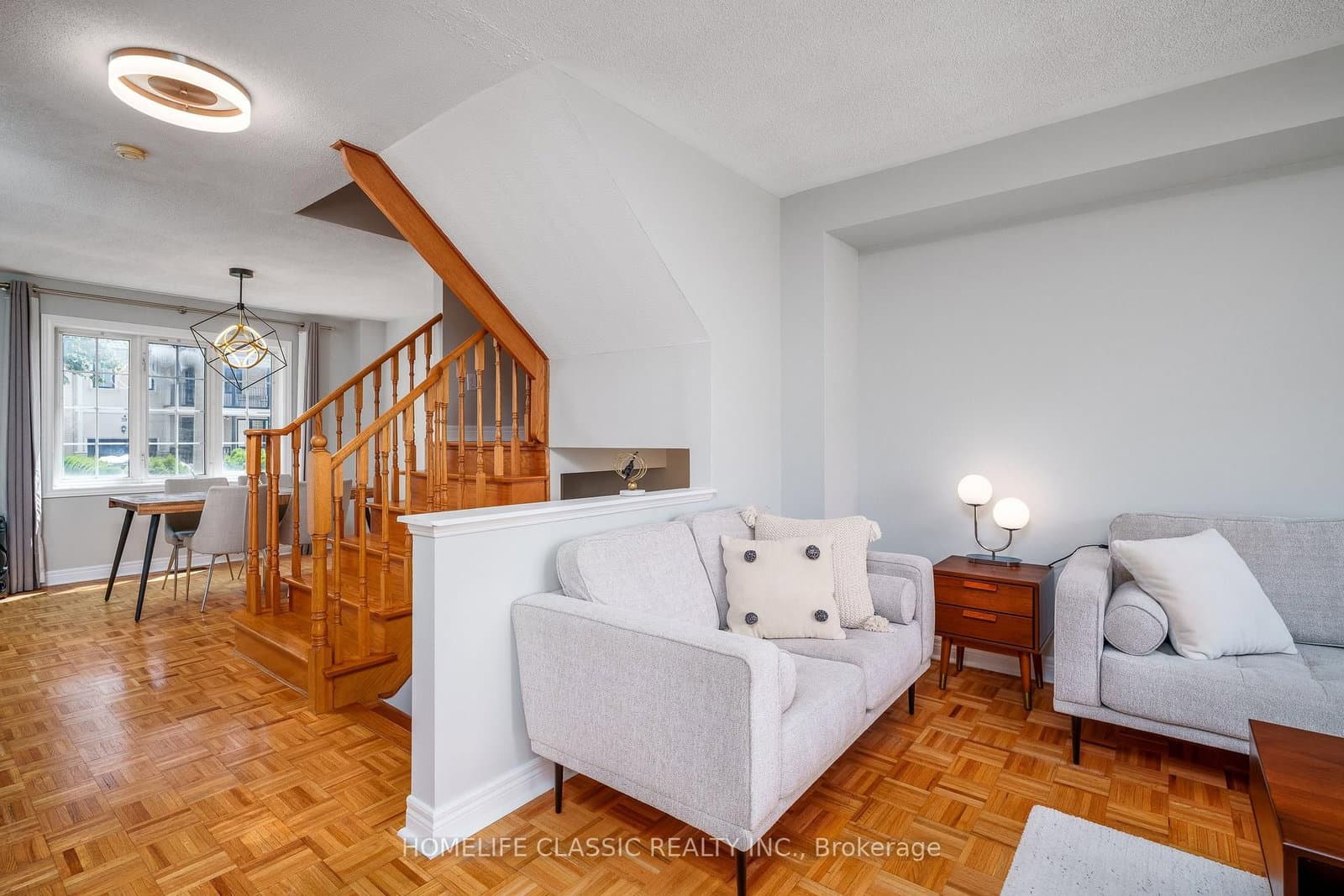 44 Wildberry Crescent thumbnail 4