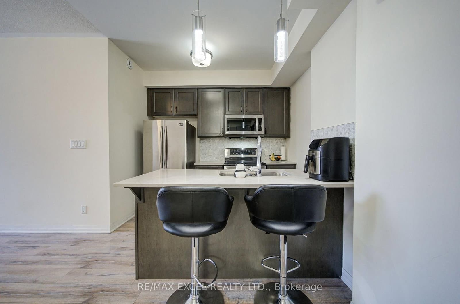 2 Adam Sellers Street, Unit 302 thumbnail 10