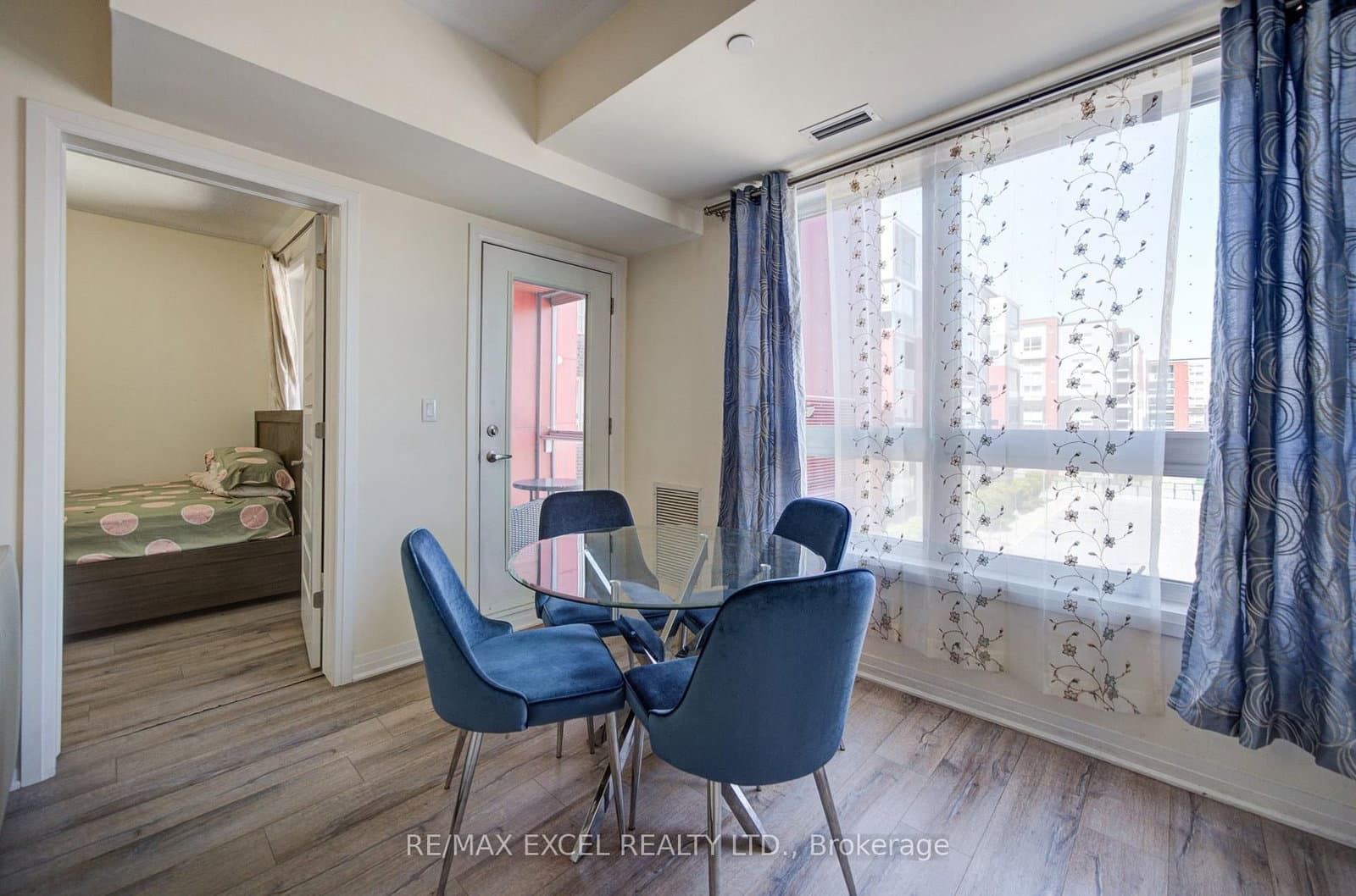 2 Adam Sellers Street, Unit 302 thumbnail 22