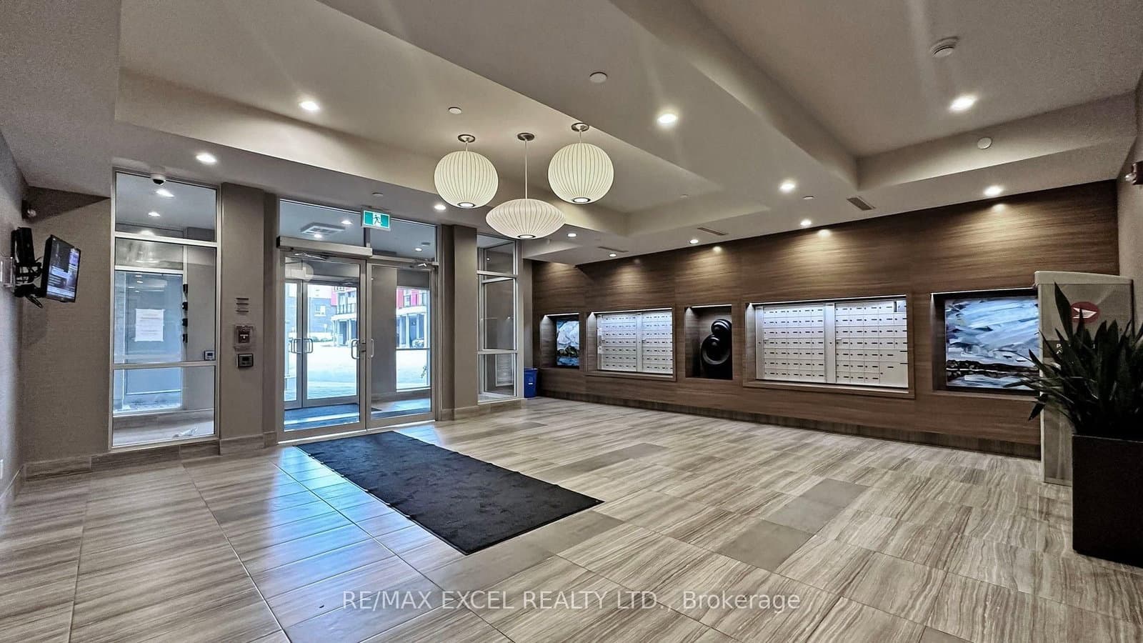2 Adam Sellers Street, Unit 302 thumbnail 3