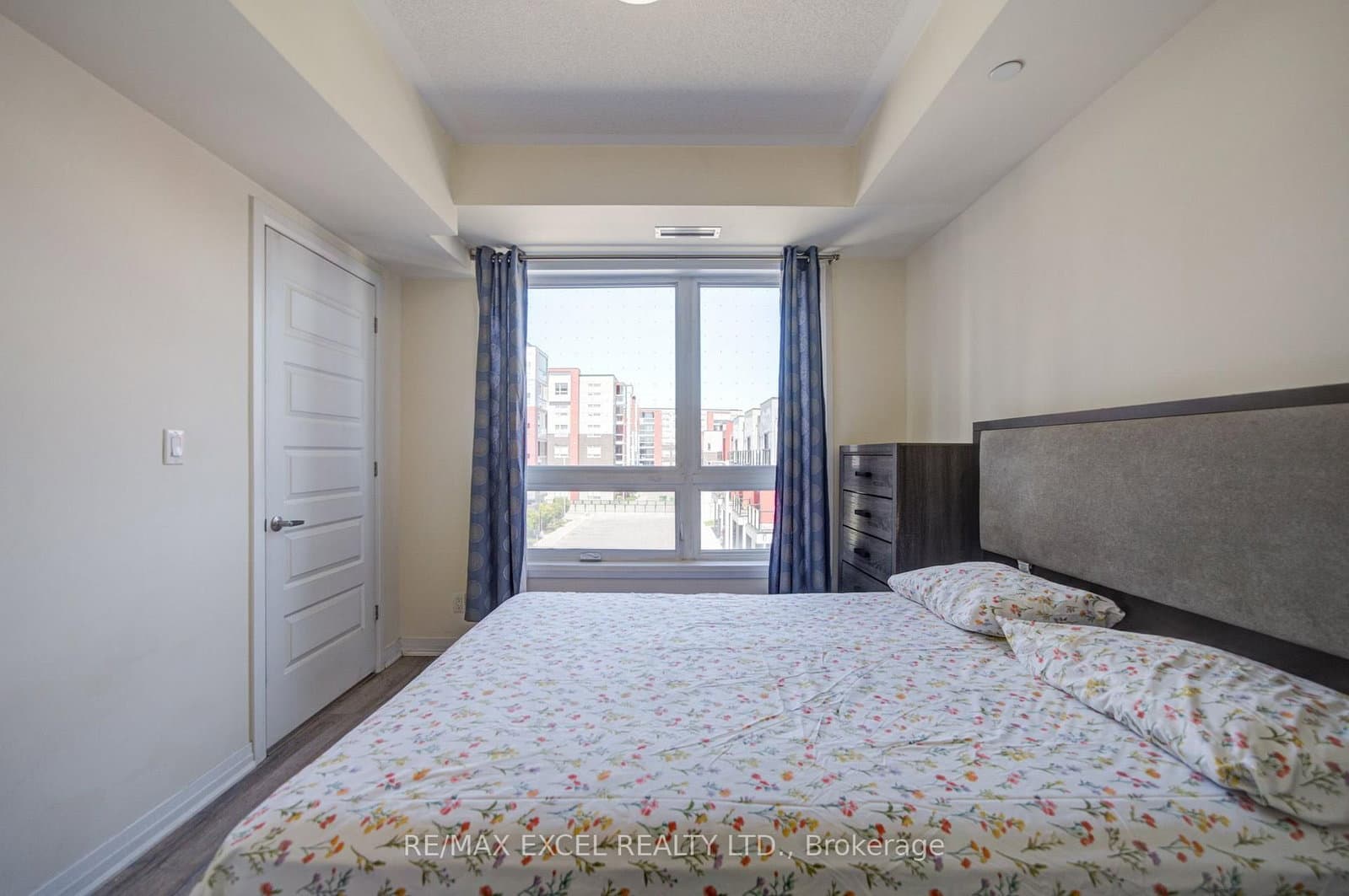 2 Adam Sellers Street, Unit 302 thumbnail 32