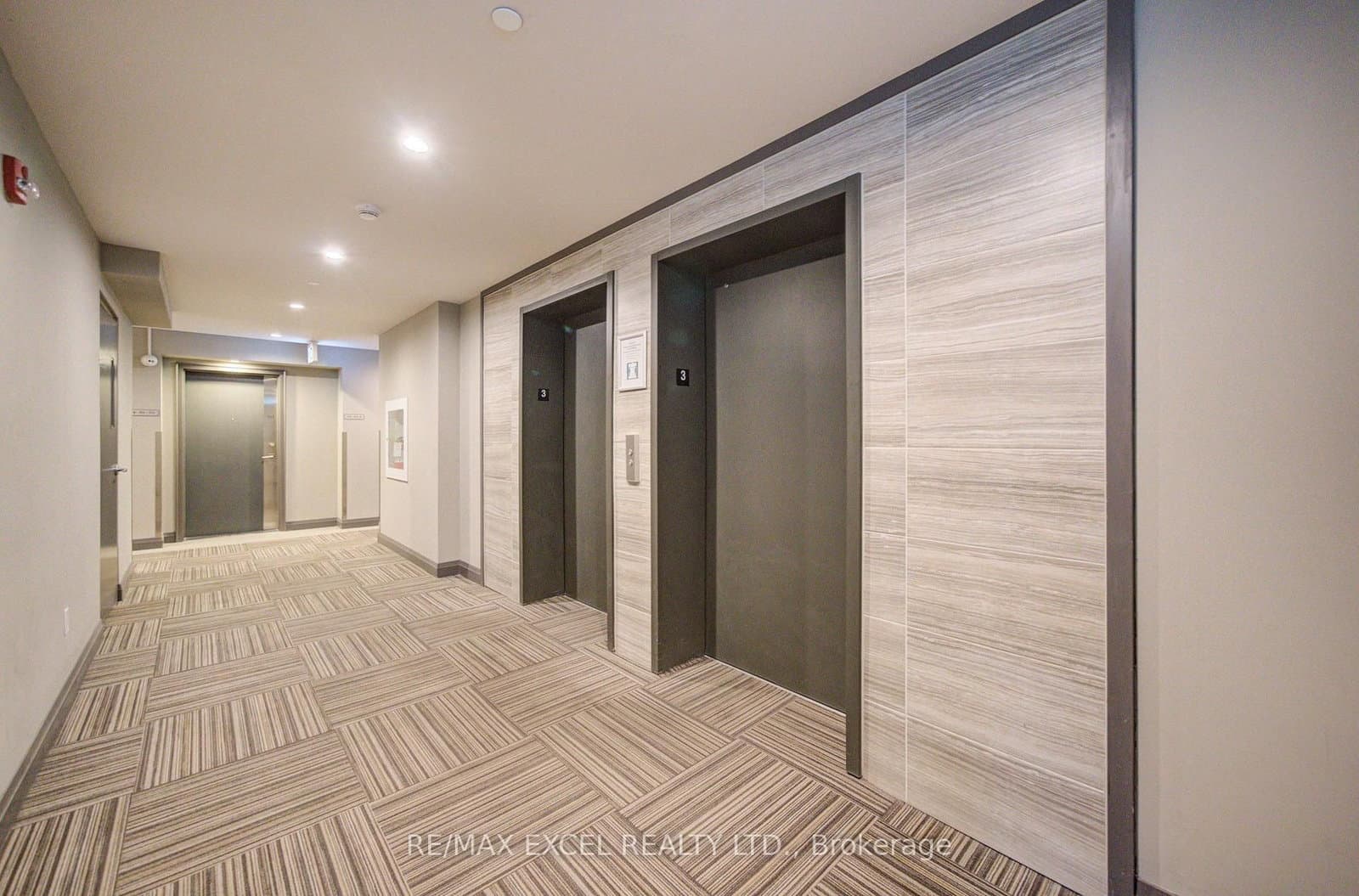 2 Adam Sellers Street, Unit 302 thumbnail 4