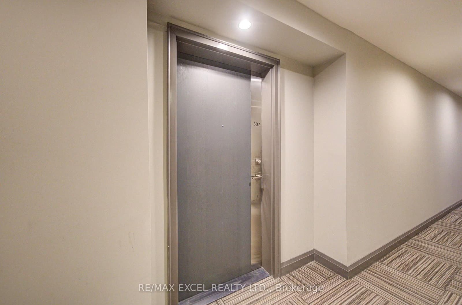 2 Adam Sellers Street, Unit 302 thumbnail 6