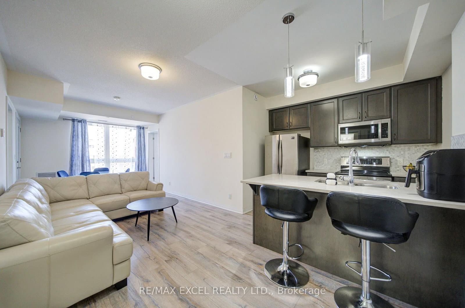 2 Adam Sellers Street, Unit 302 thumbnail 9