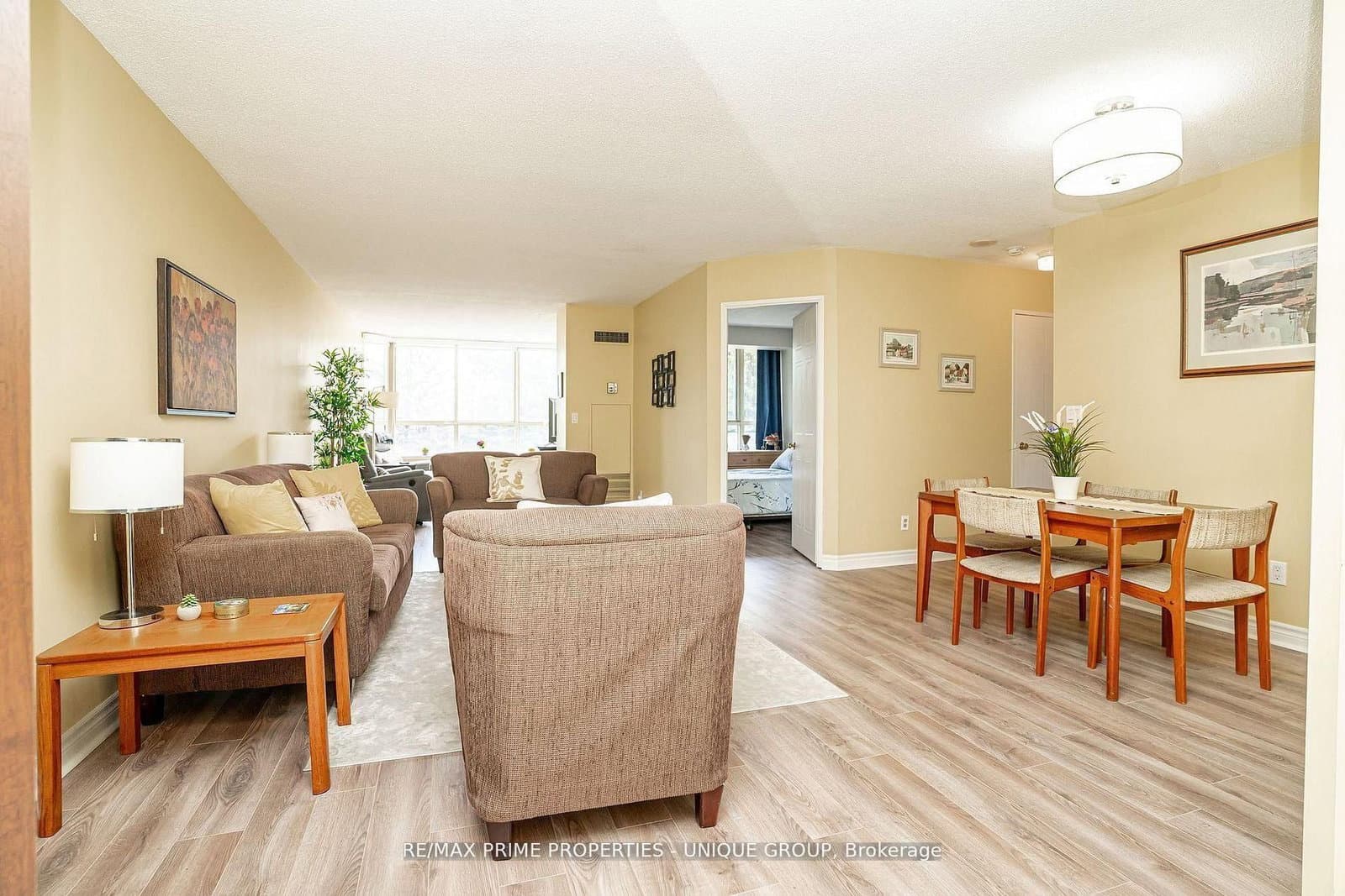 33 Weldrick Road E, Unit 209 thumbnail 10
