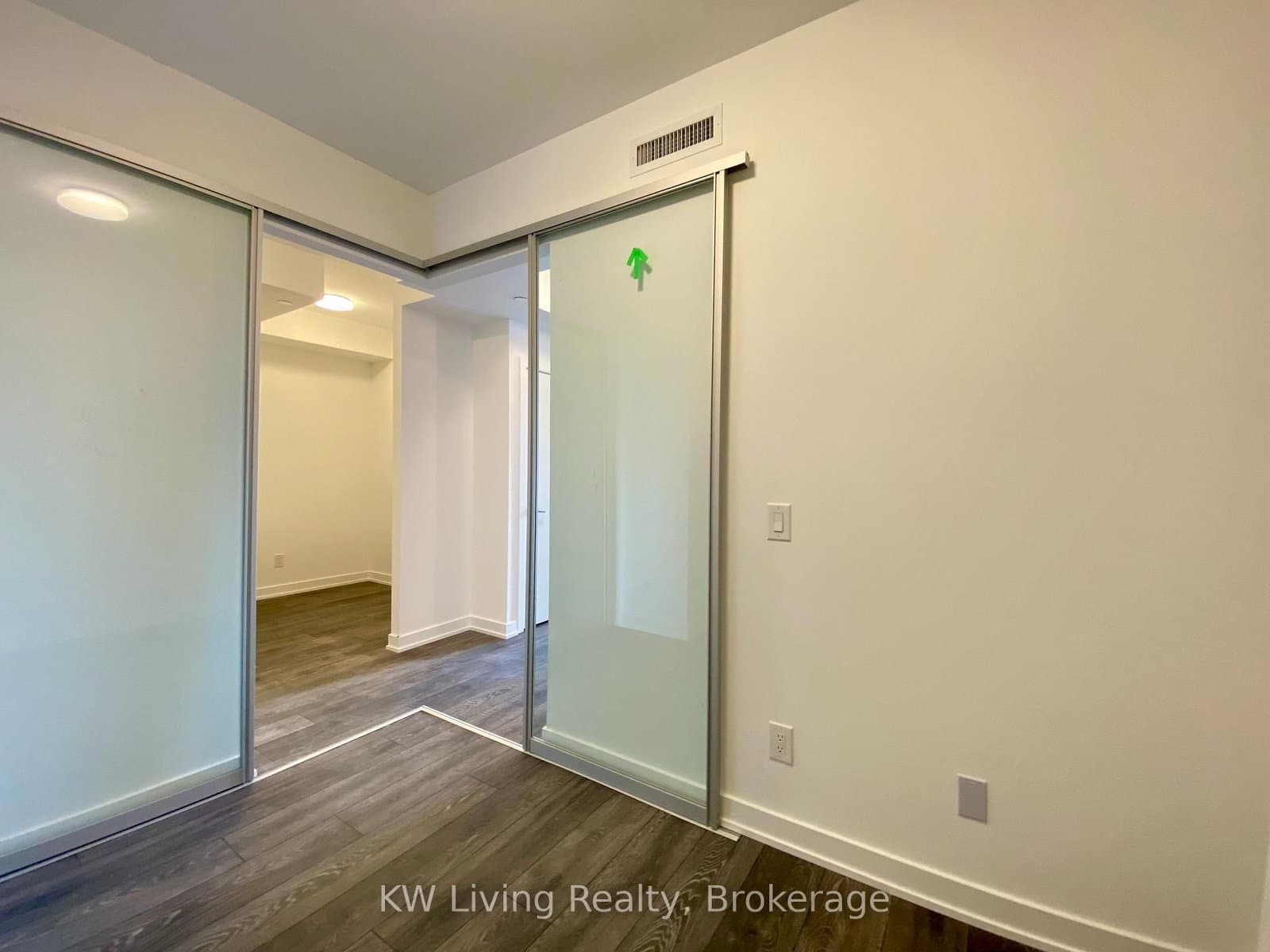 8888 Yonge Street, Unit 203 thumbnail 13