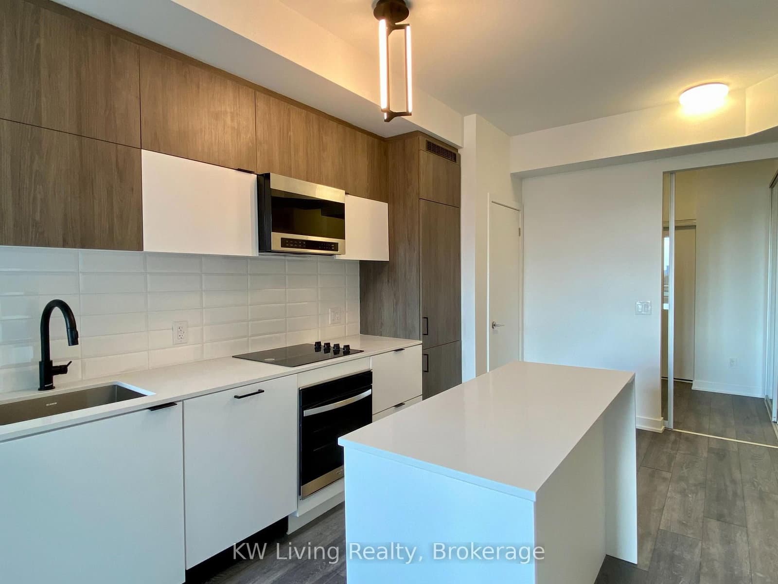 8888 Yonge Street, Unit 203 thumbnail 19