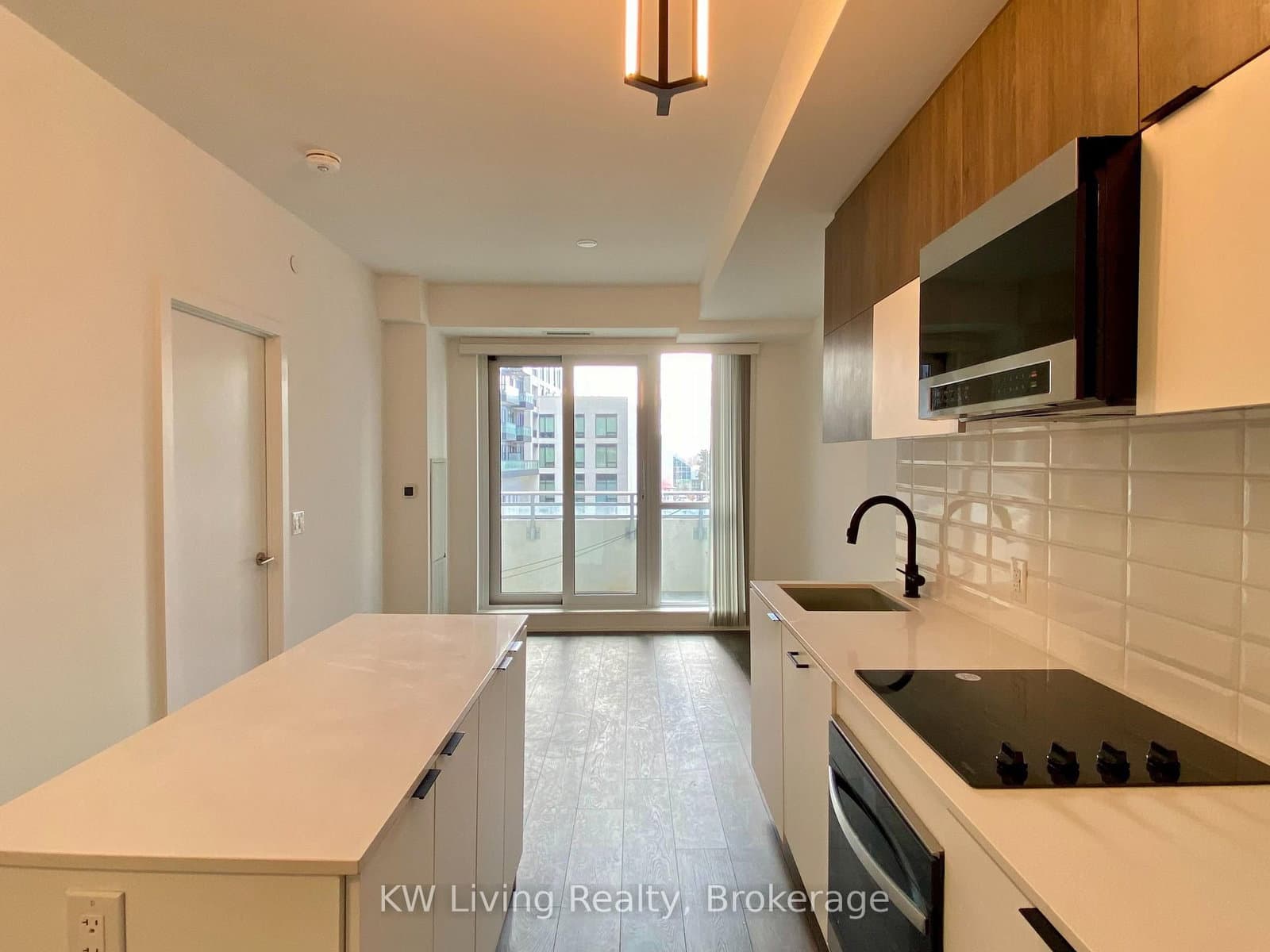 8888 Yonge Street, Unit 203 thumbnail 23