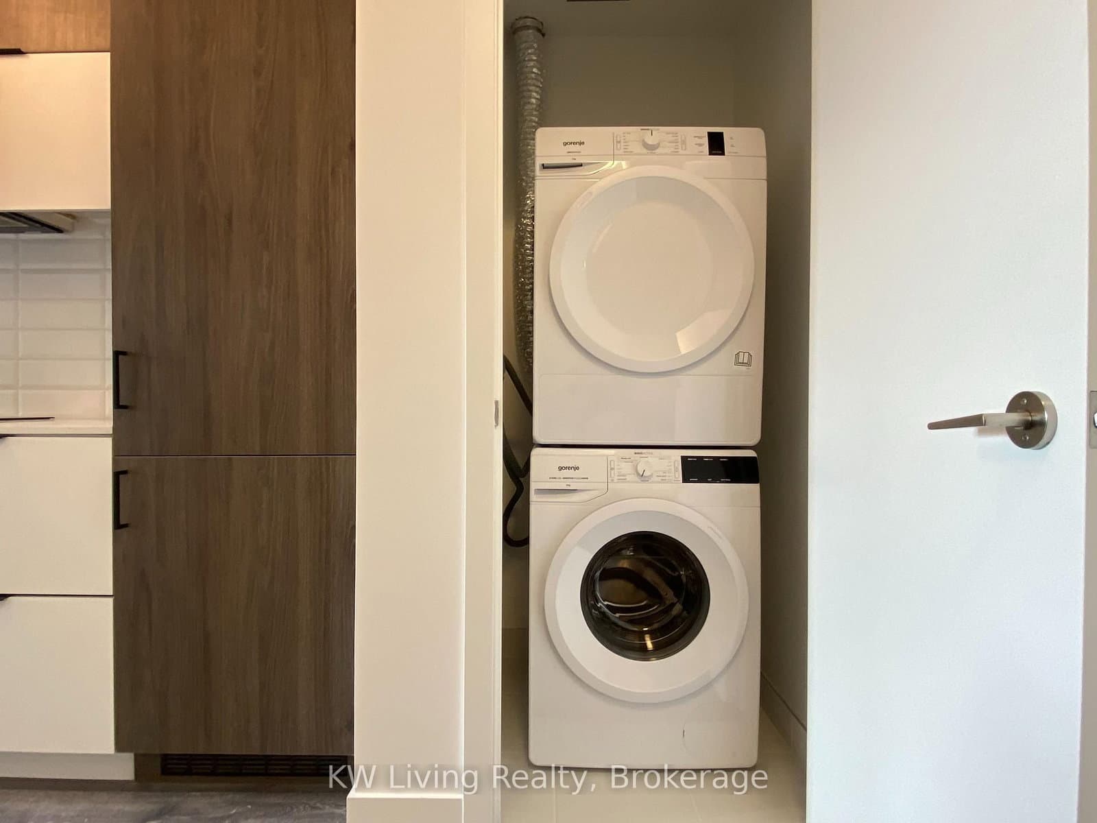 8888 Yonge Street, Unit 203 thumbnail 32