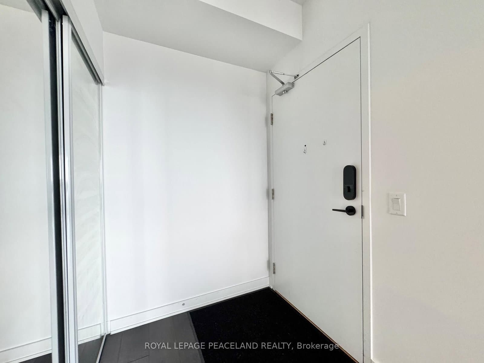 105 Oneida Crescent, Unit 2806 thumbnail 3
