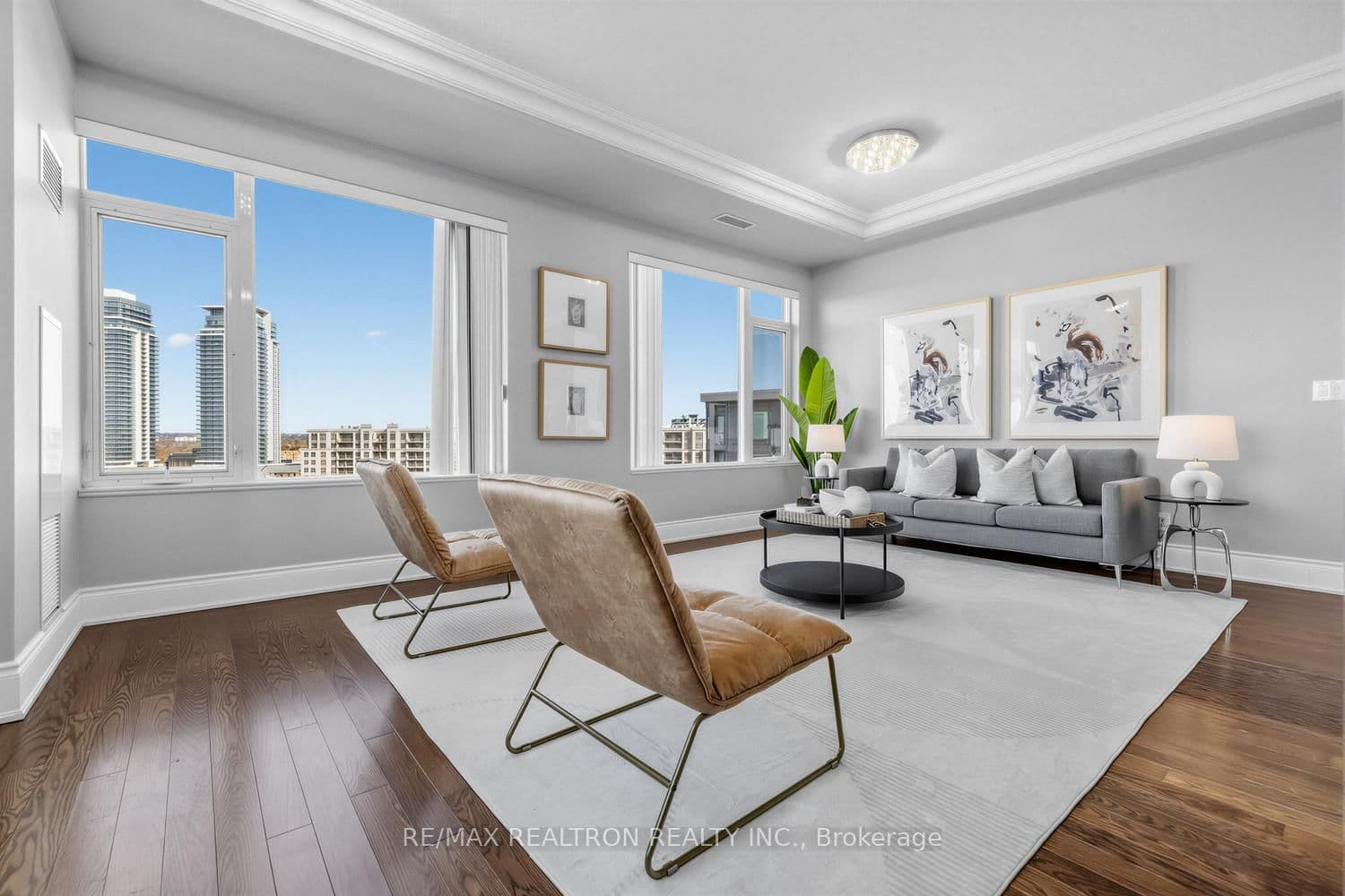 253 South Park Road, Unit Ph# 2 - Image 1