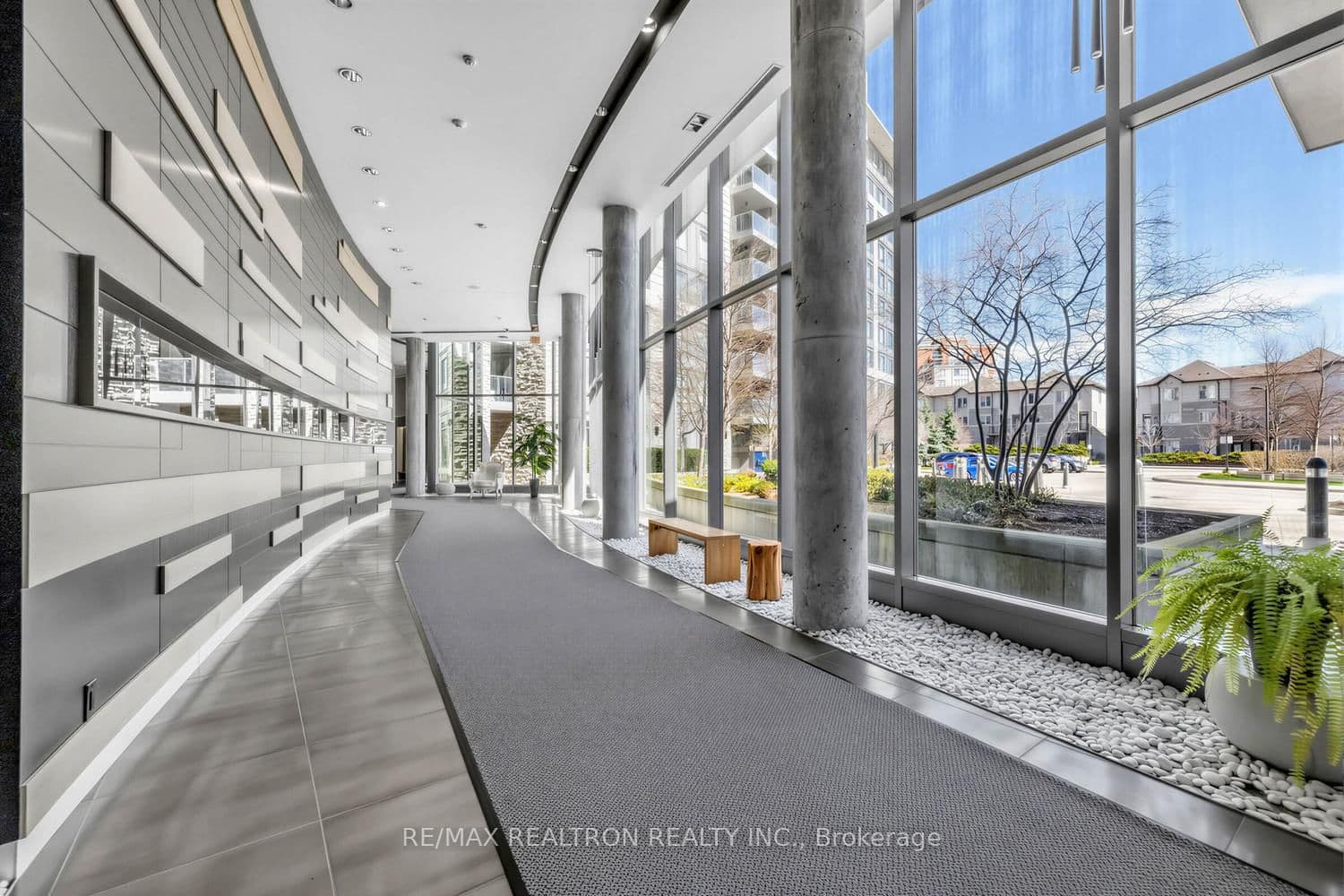 253 South Park Road, Unit Ph# 2 thumbnail 3