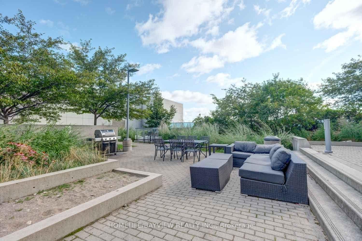 7165 YONGE Street, Unit 2403 thumbnail 17
