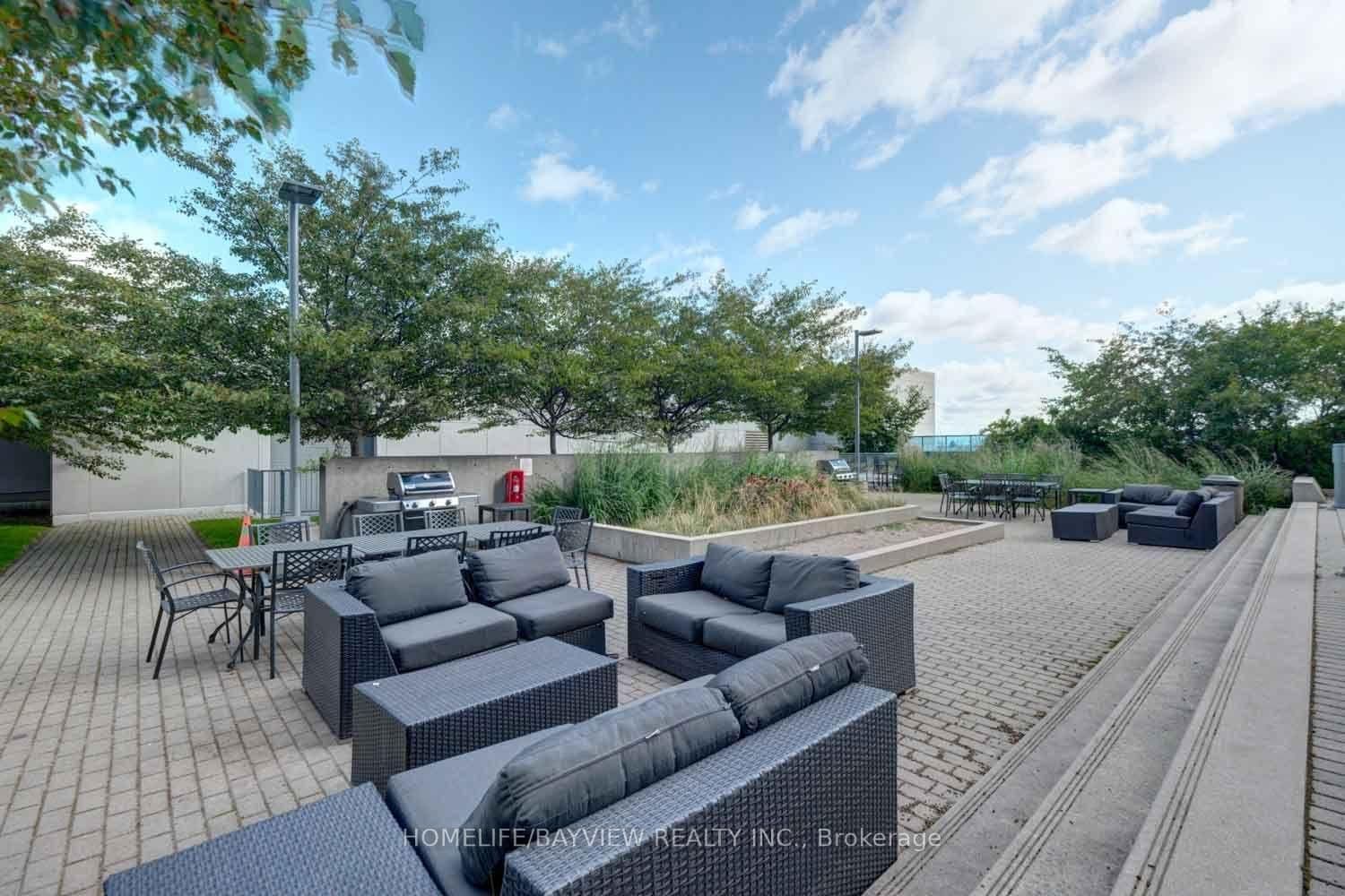 7165 YONGE Street, Unit 2403 thumbnail 20