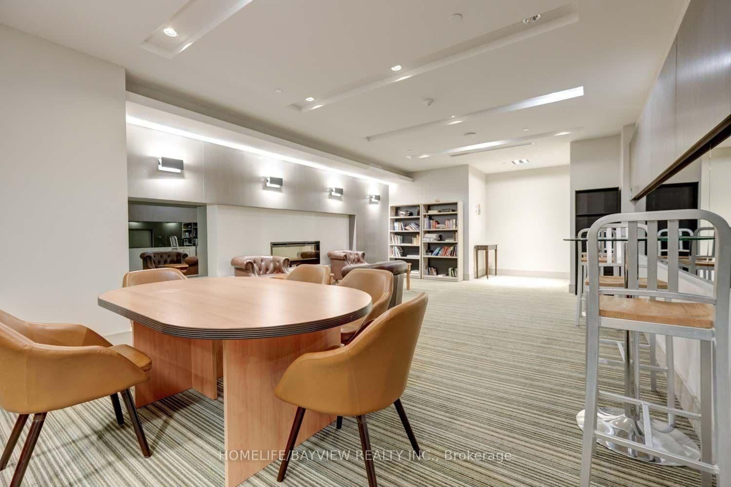 7165 YONGE Street, Unit 2403 thumbnail 22