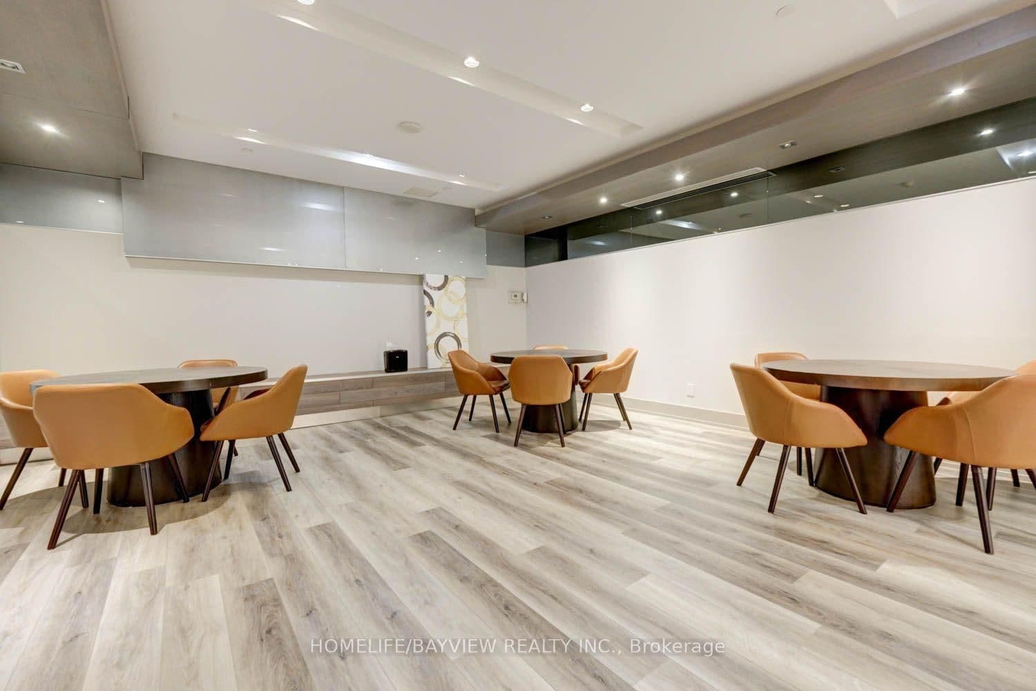 7165 YONGE Street, Unit 2403 thumbnail 23