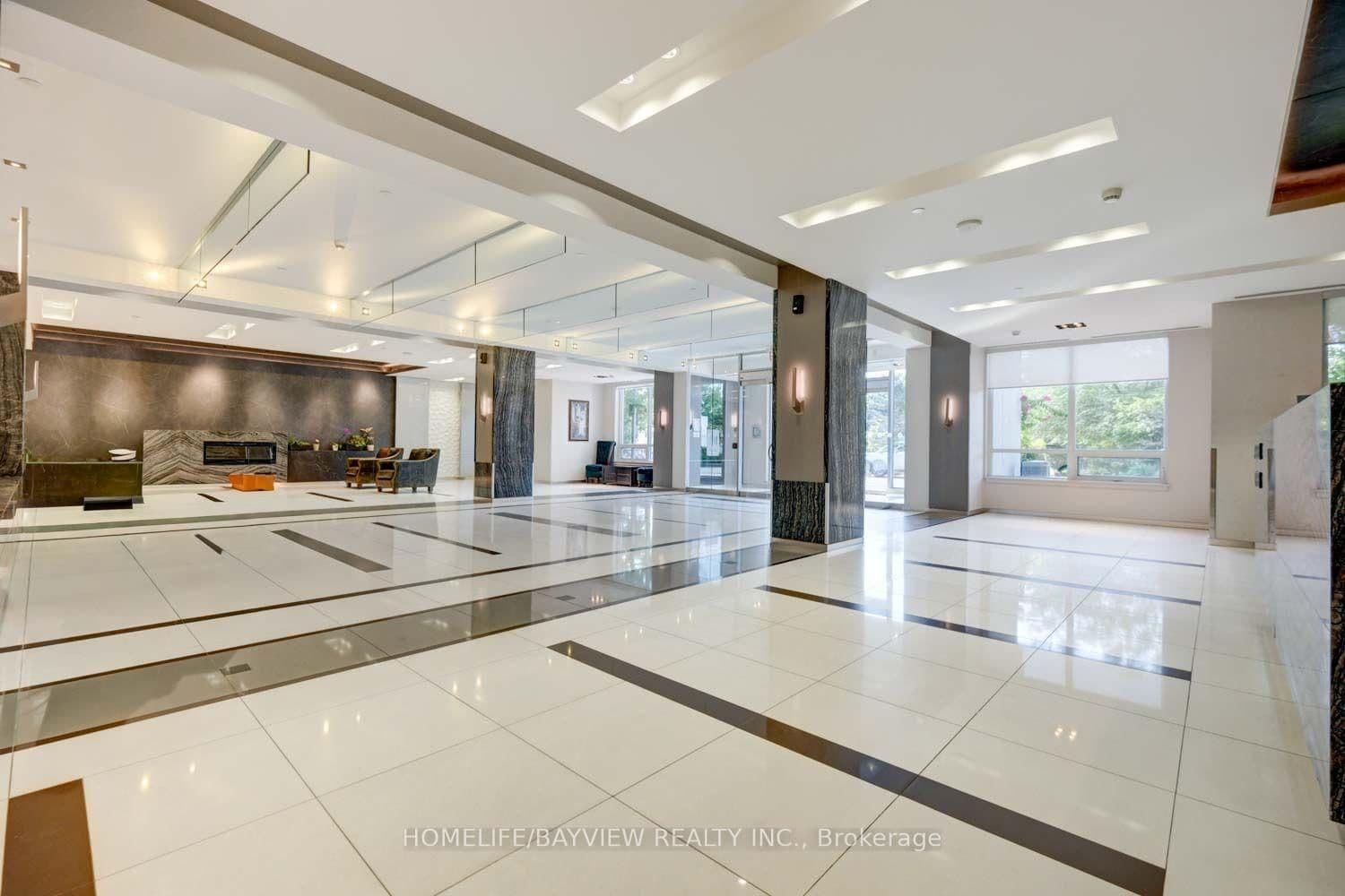 7165 YONGE Street, Unit 2403 thumbnail 6