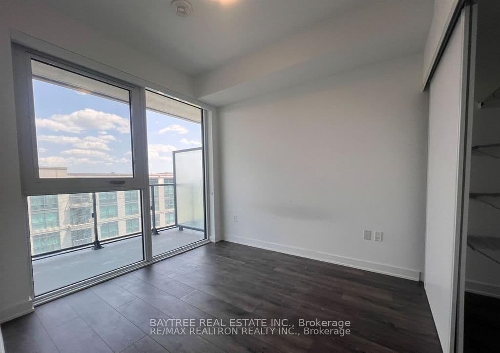 105 Oneida Crescent, Unit 1107 thumbnail 4