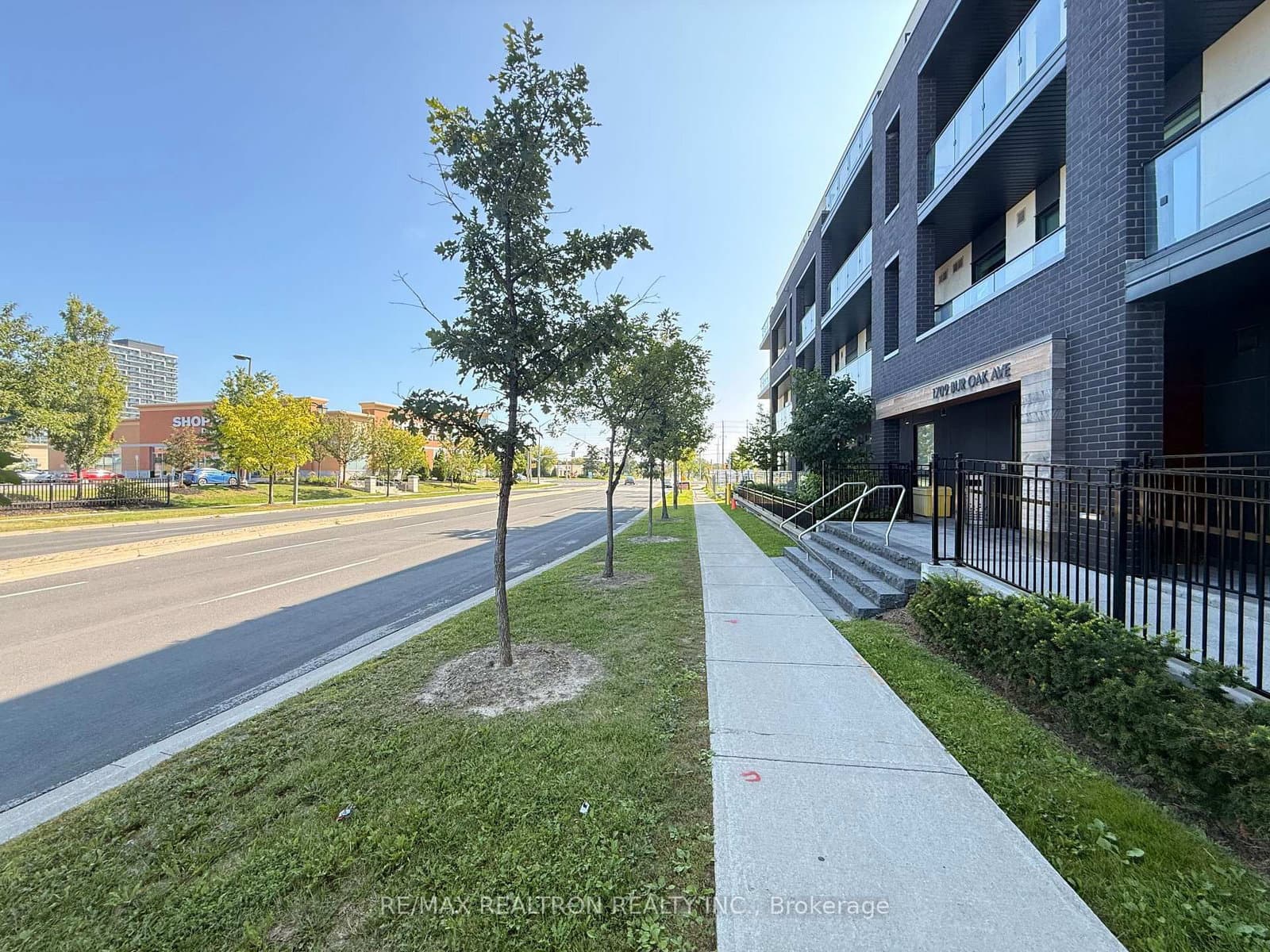 1709 Bur Oak Avenue, Unit 509 thumbnail 3