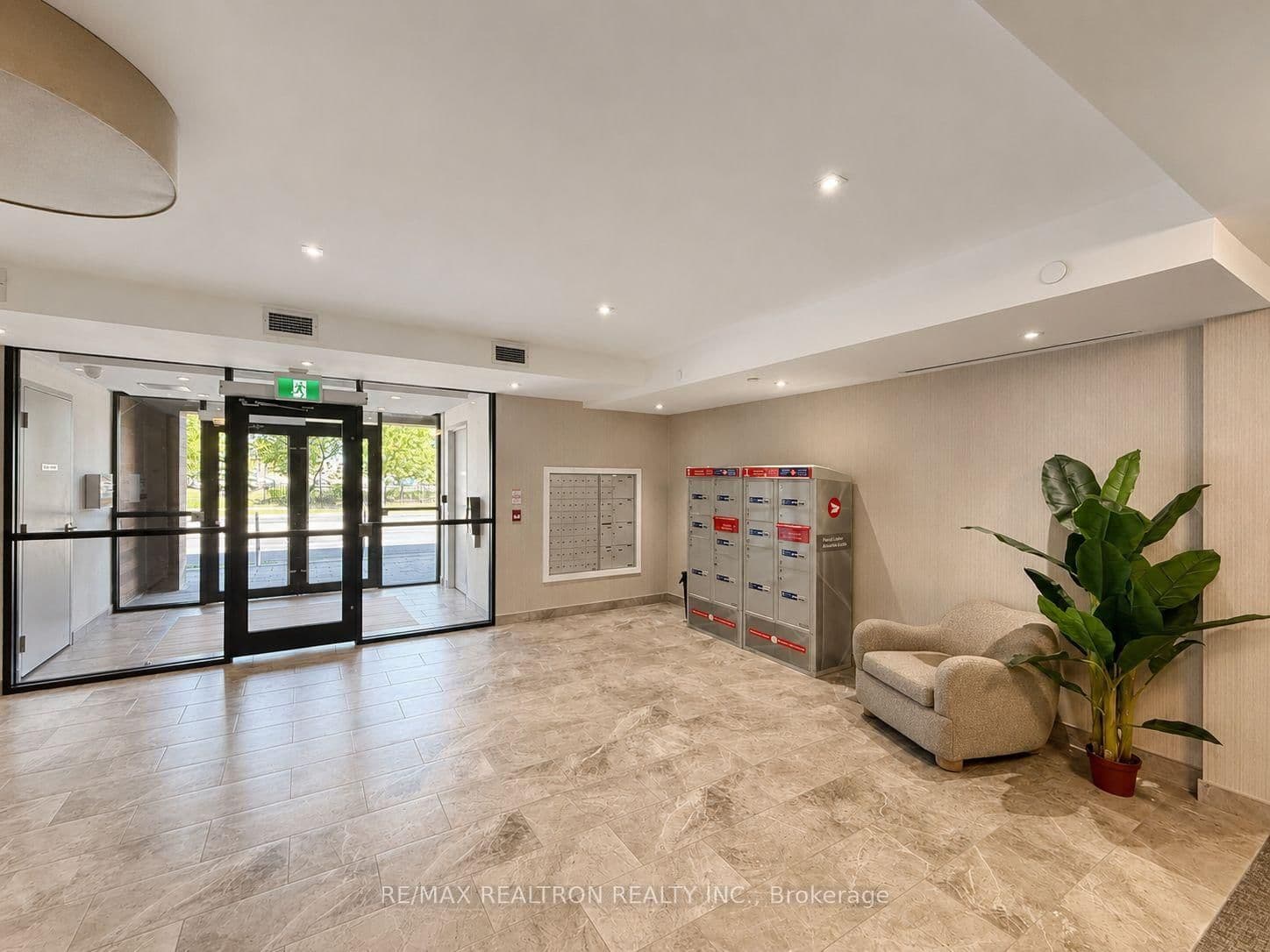1709 Bur Oak Avenue, Unit 509 thumbnail 4