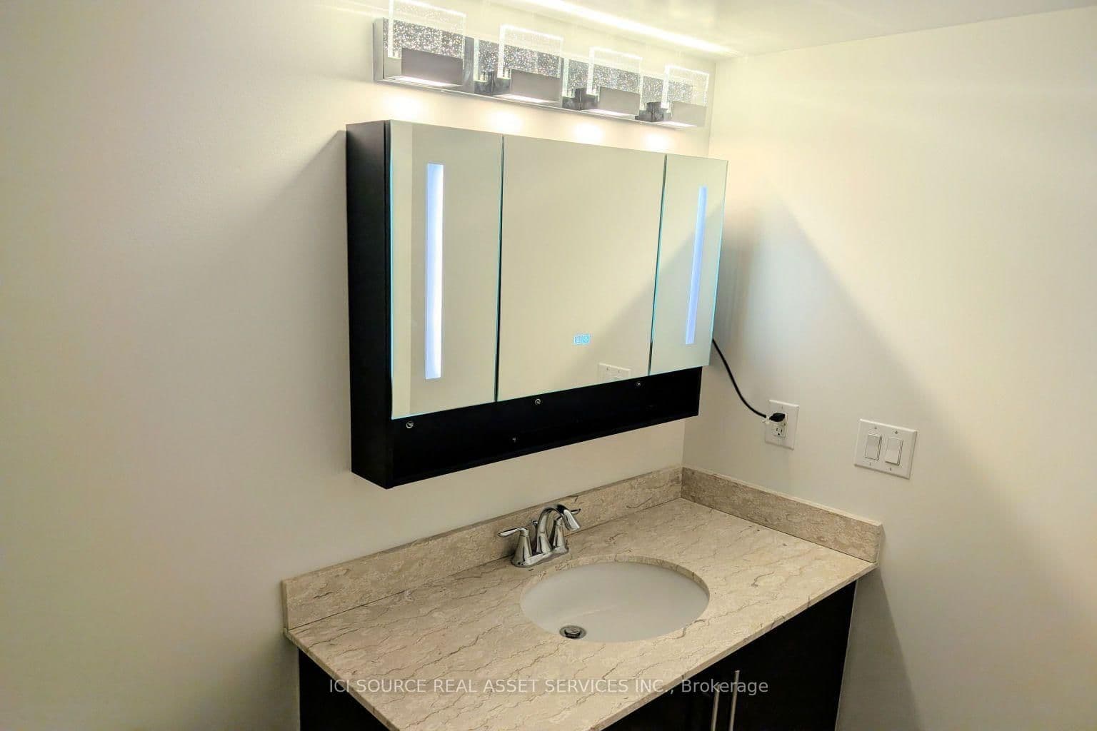 73 King William Crescent, Unit 202 thumbnail 12