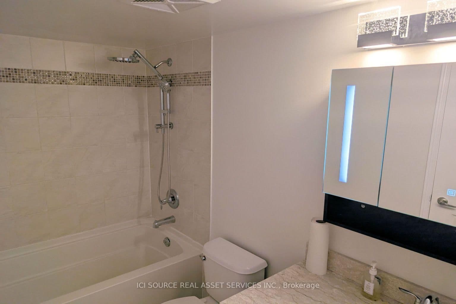 73 King William Crescent, Unit 202 thumbnail 14