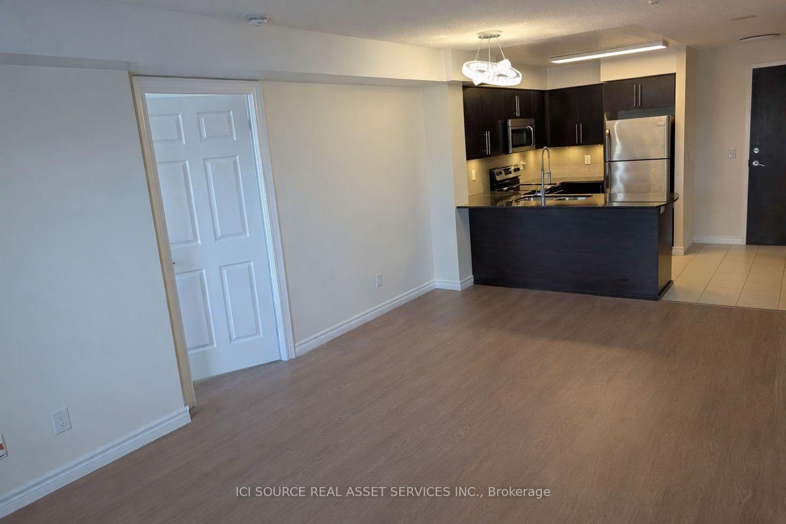 73 King William Crescent, Unit 202 thumbnail 3