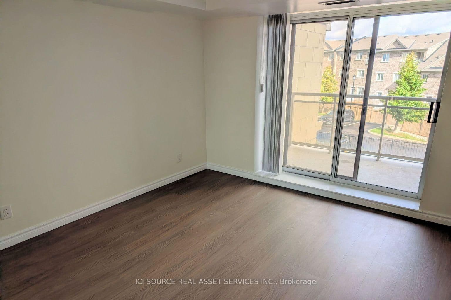 73 King William Crescent, Unit 202 thumbnail 7