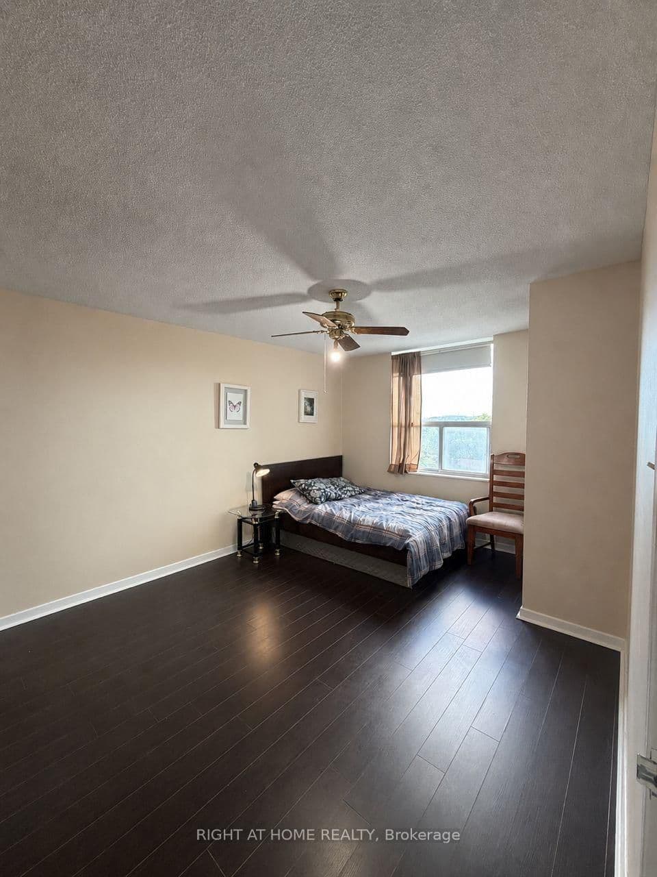 60 Inverlochy Boulevard, Unit 802 thumbnail 11