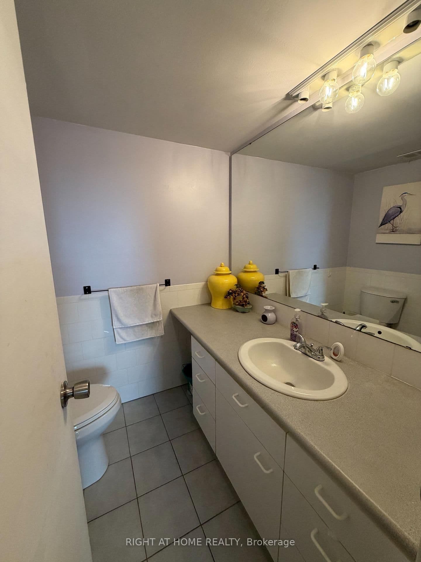 60 Inverlochy Boulevard, Unit 802 thumbnail 13