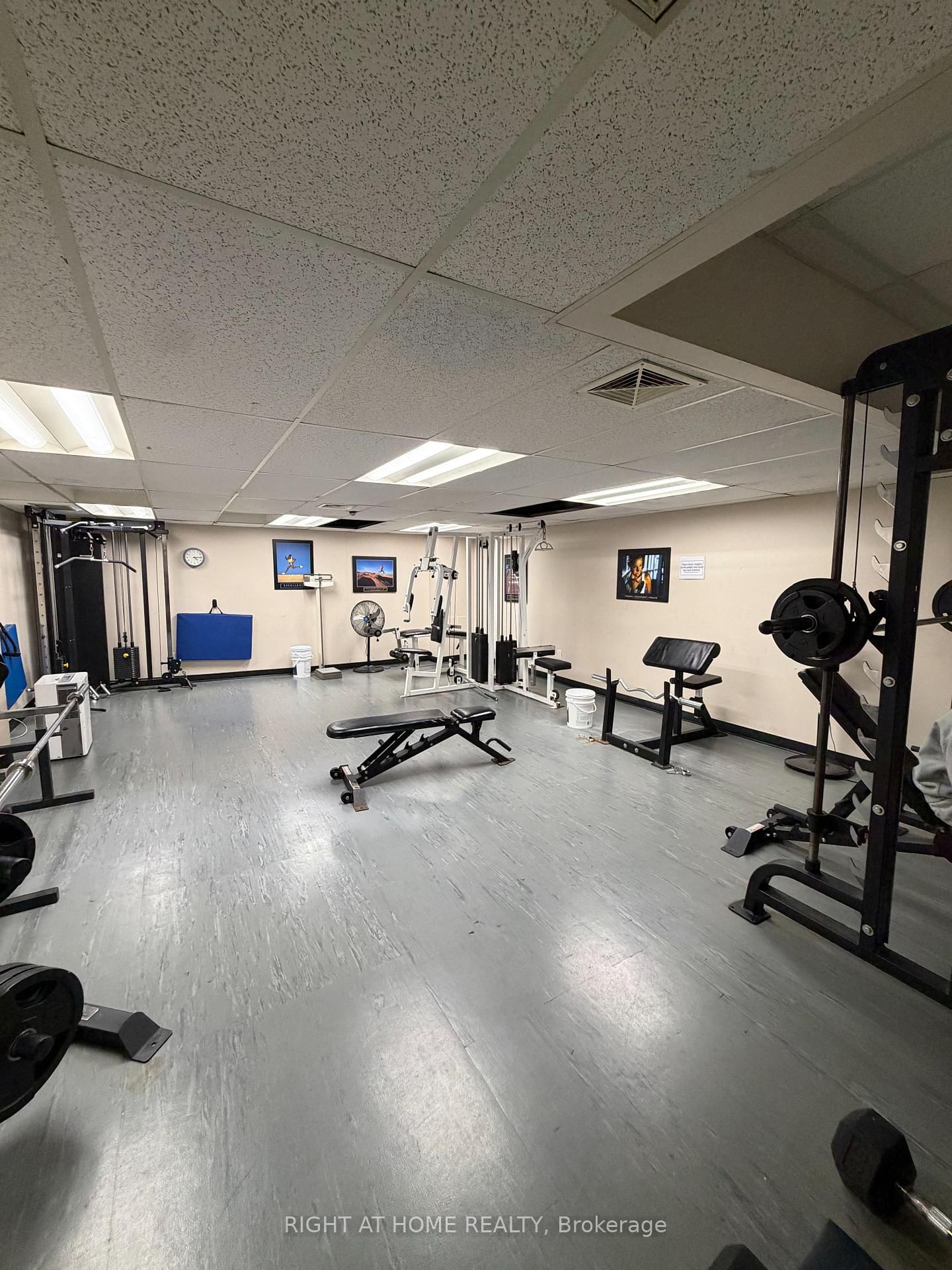 60 Inverlochy Boulevard, Unit 802 thumbnail 22
