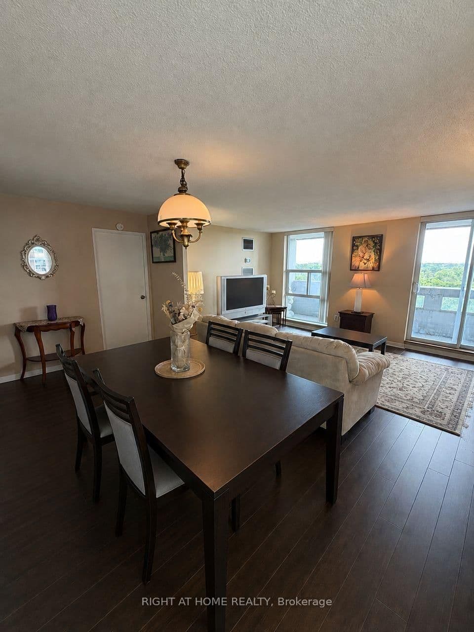 60 Inverlochy Boulevard, Unit 802 thumbnail 6