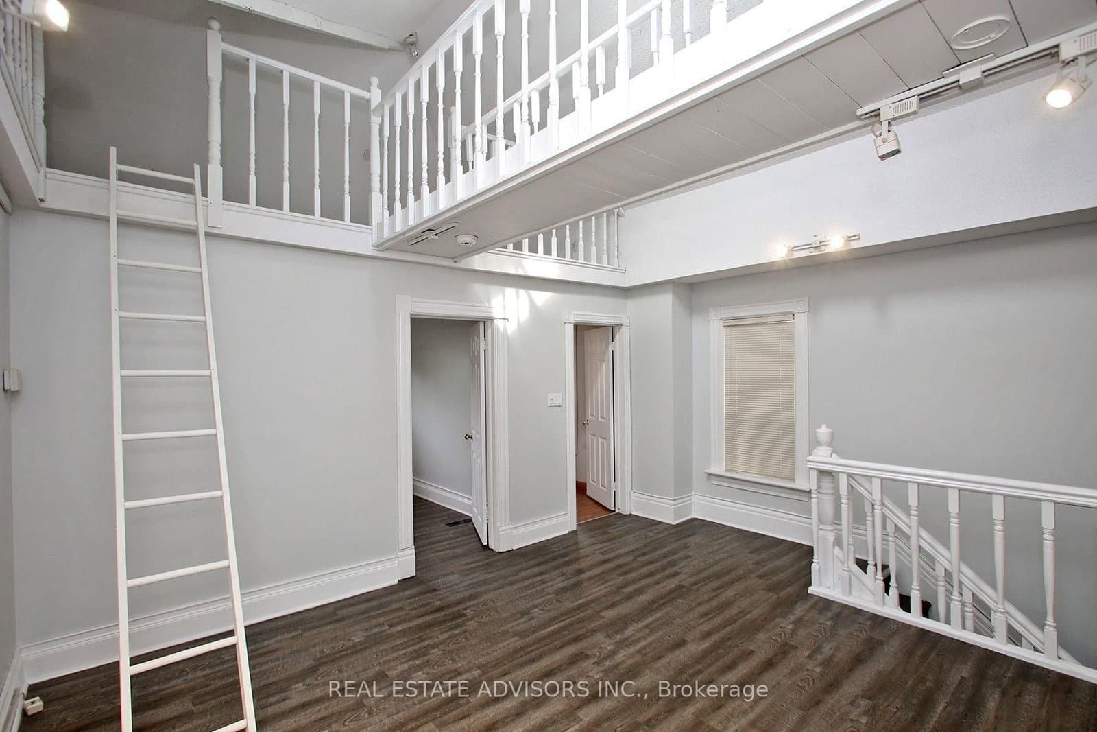 7924 Kipling Avenue thumbnail 18