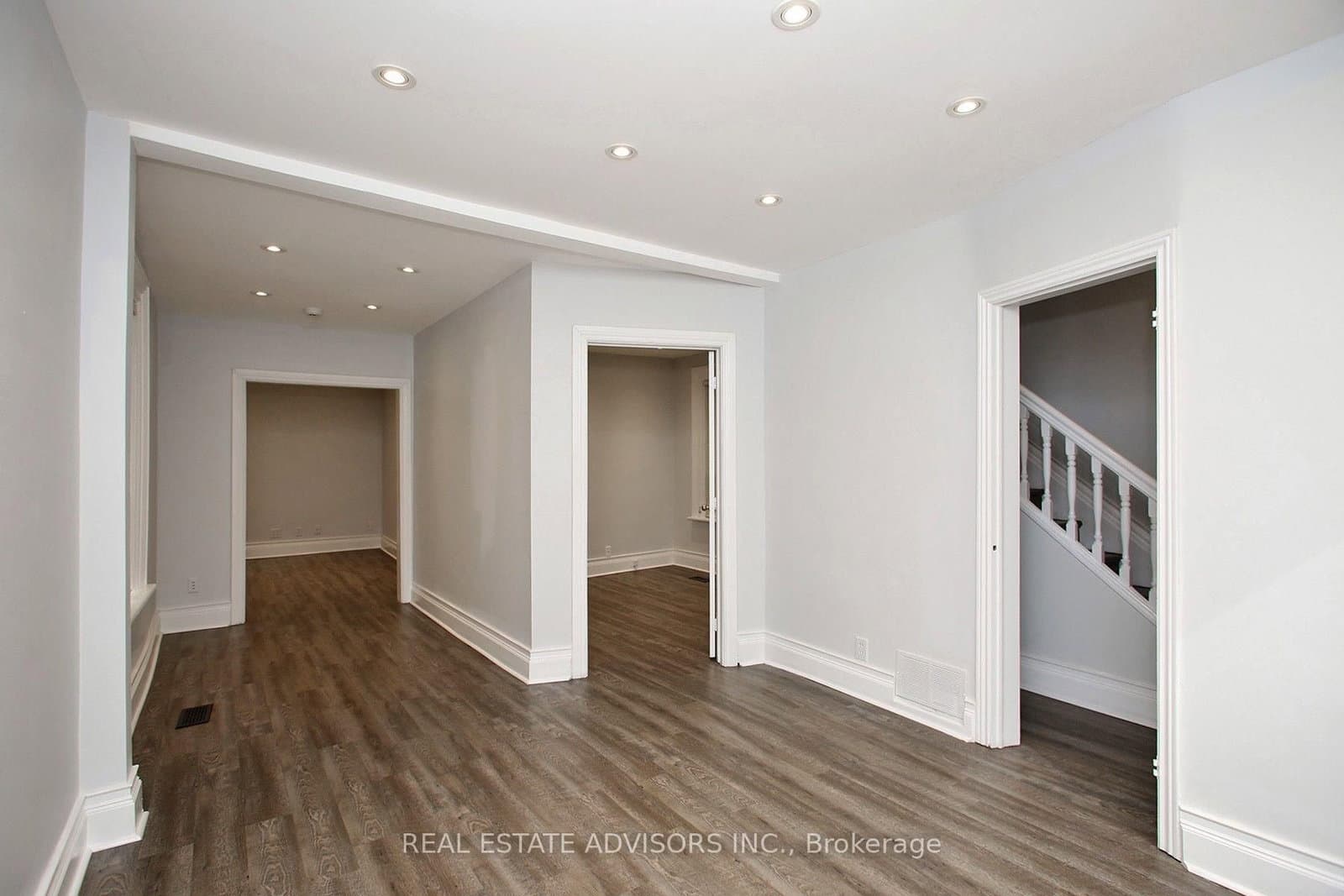7924 Kipling Avenue thumbnail 6