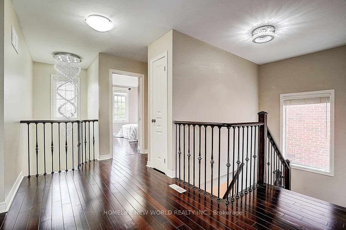 39 James Parrott Avenue thumbnail 17