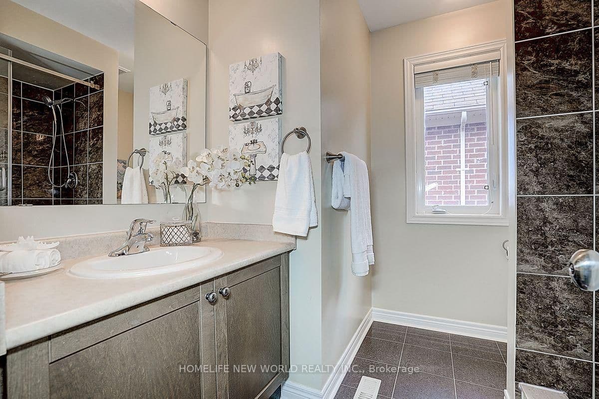 39 James Parrott Avenue thumbnail 27