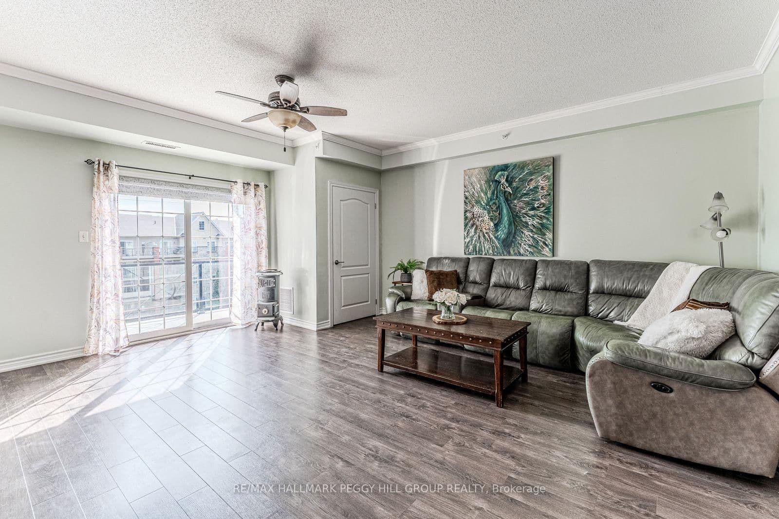 40 Ferndale Drive S, Unit 402 thumbnail 2