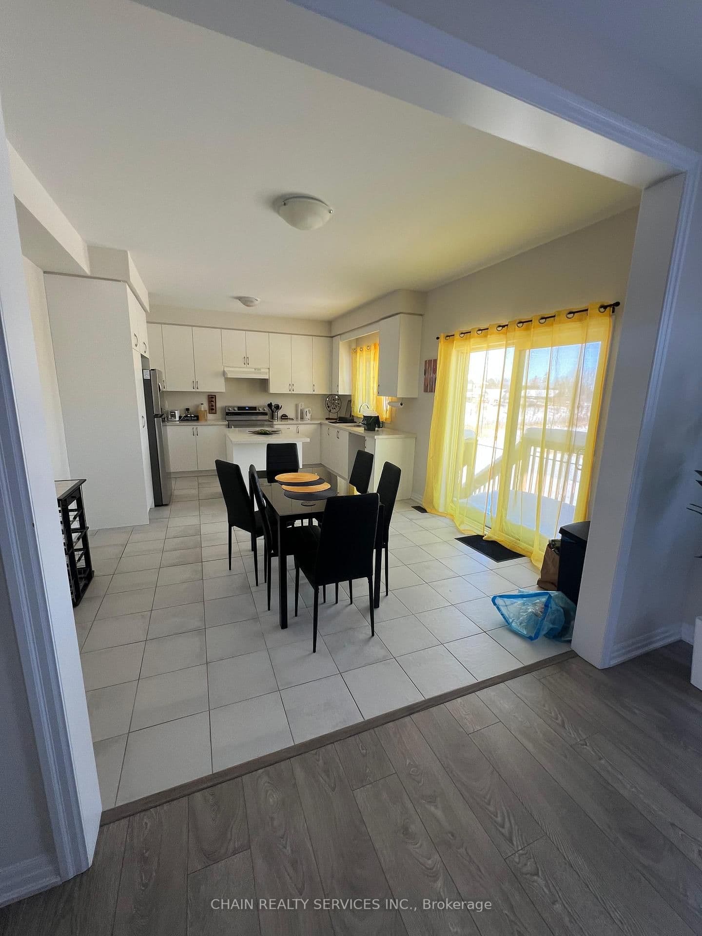 207 Stayner Street thumbnail 5