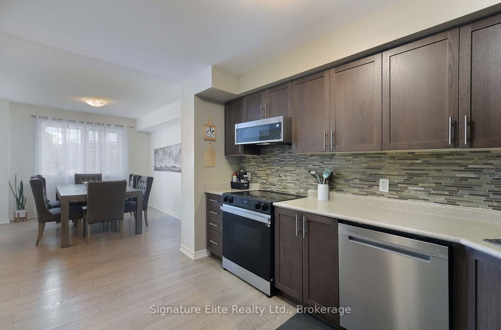 57 Ferndale Drive S, Unit 7 thumbnail 10