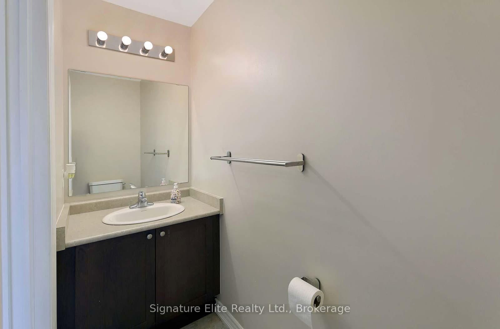 57 Ferndale Drive S, Unit 7 thumbnail 17