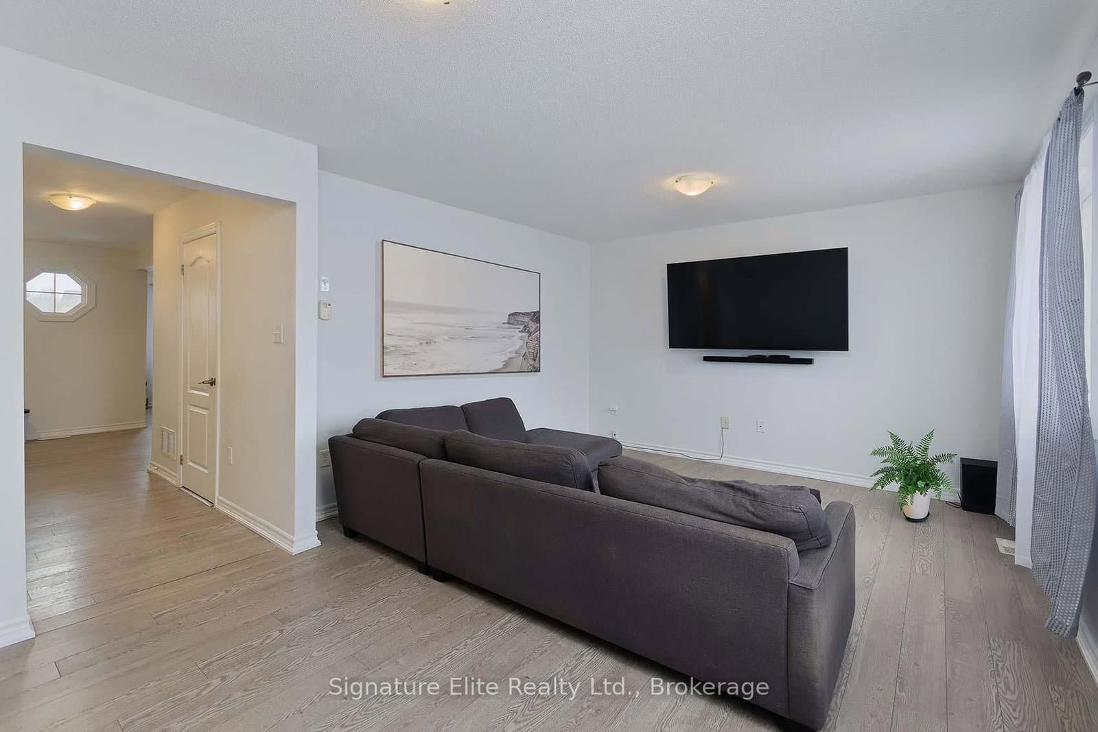 57 Ferndale Drive S, Unit 7 thumbnail 9