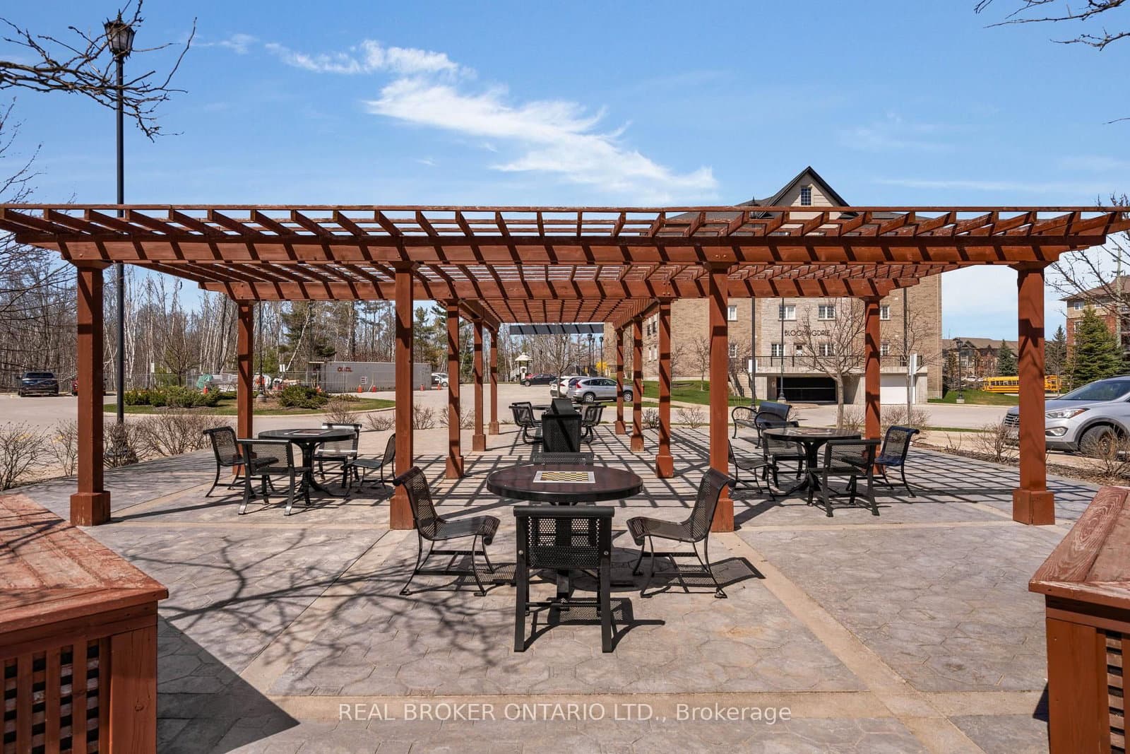 42 Ferndale Drive S, Unit 108 thumbnail 26