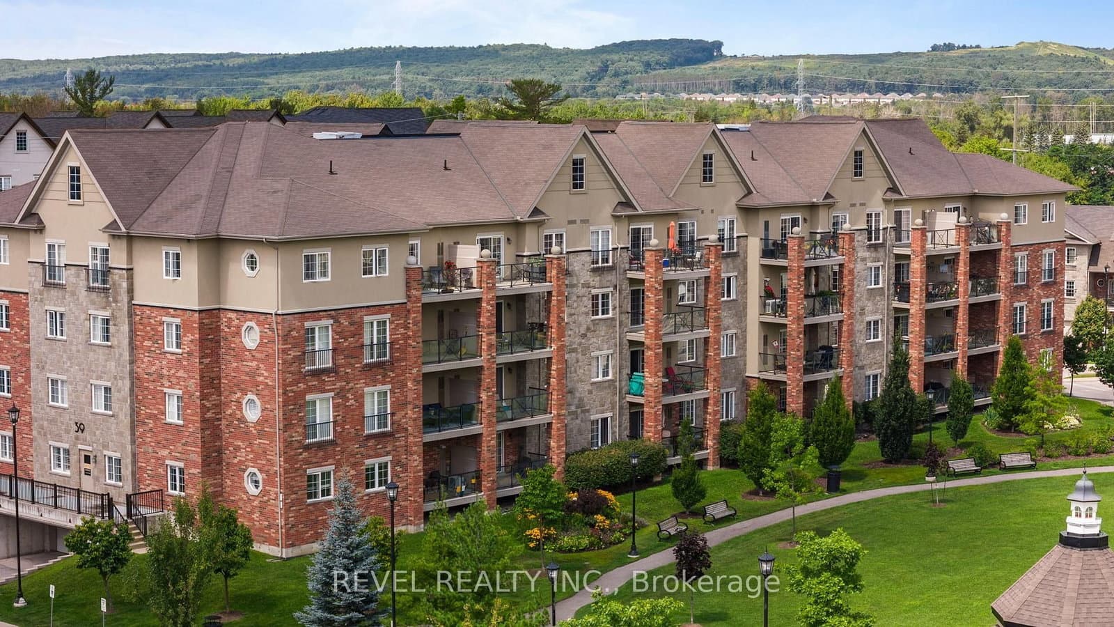 39 Ferndale Drive S, Unit 106 - Image 1