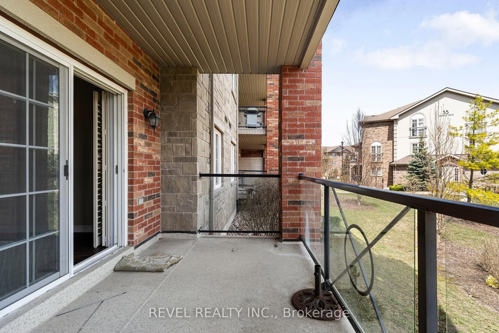 39 Ferndale Drive S, Unit 106 thumbnail 11