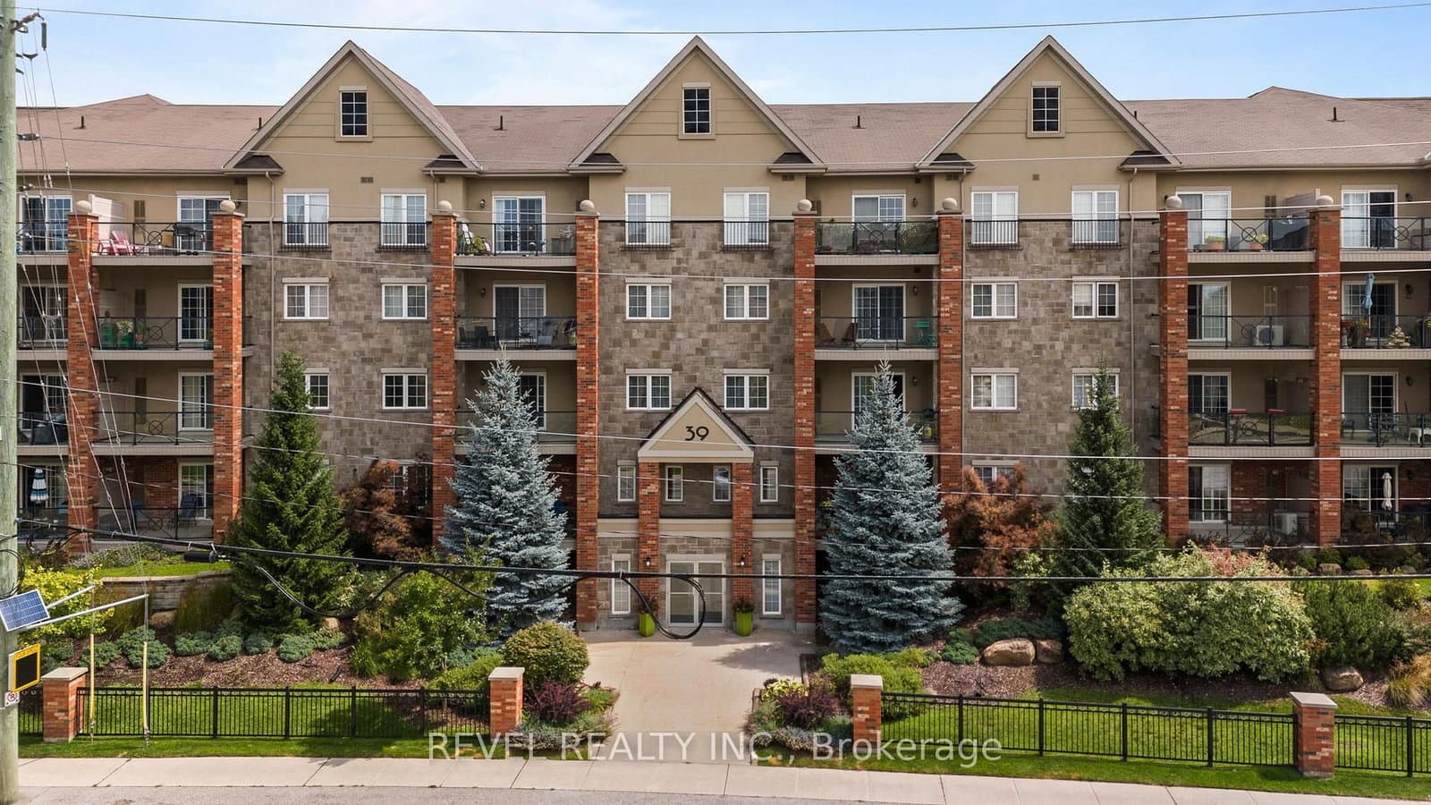 39 Ferndale Drive S, Unit 106 thumbnail 2