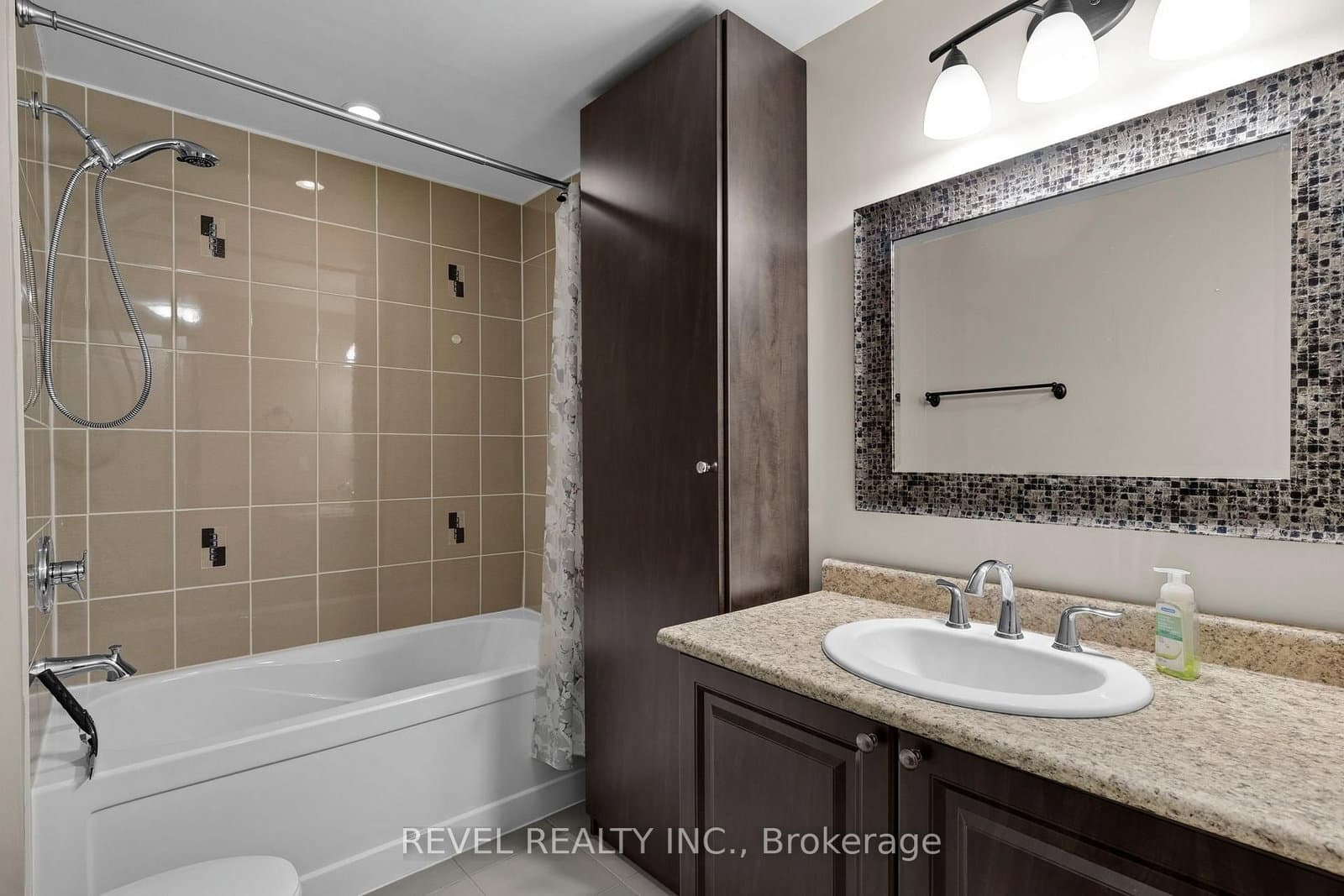 39 Ferndale Drive S, Unit 106 thumbnail 20