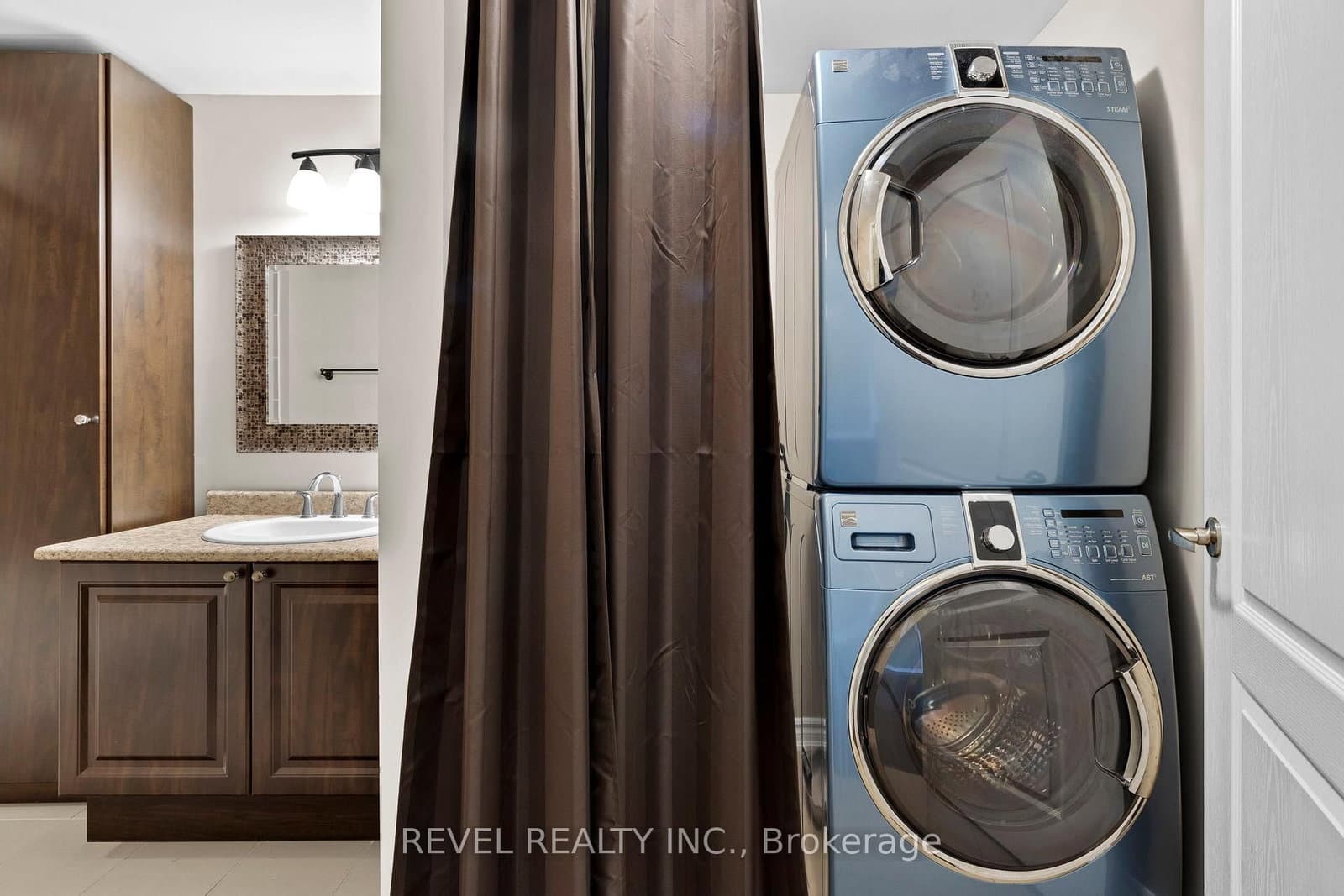 39 Ferndale Drive S, Unit 106 thumbnail 21